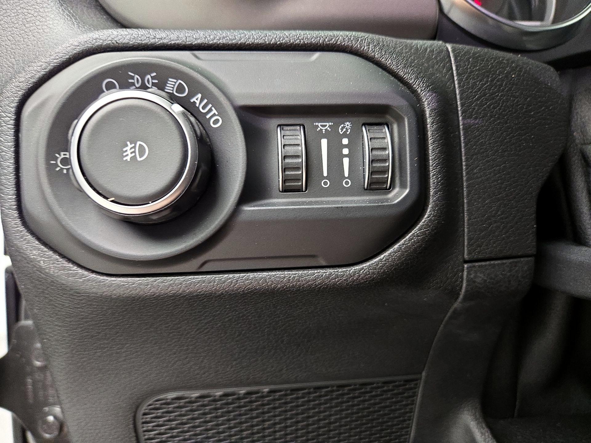 Thumbnail: 2020 Jeep Wrangler - 13