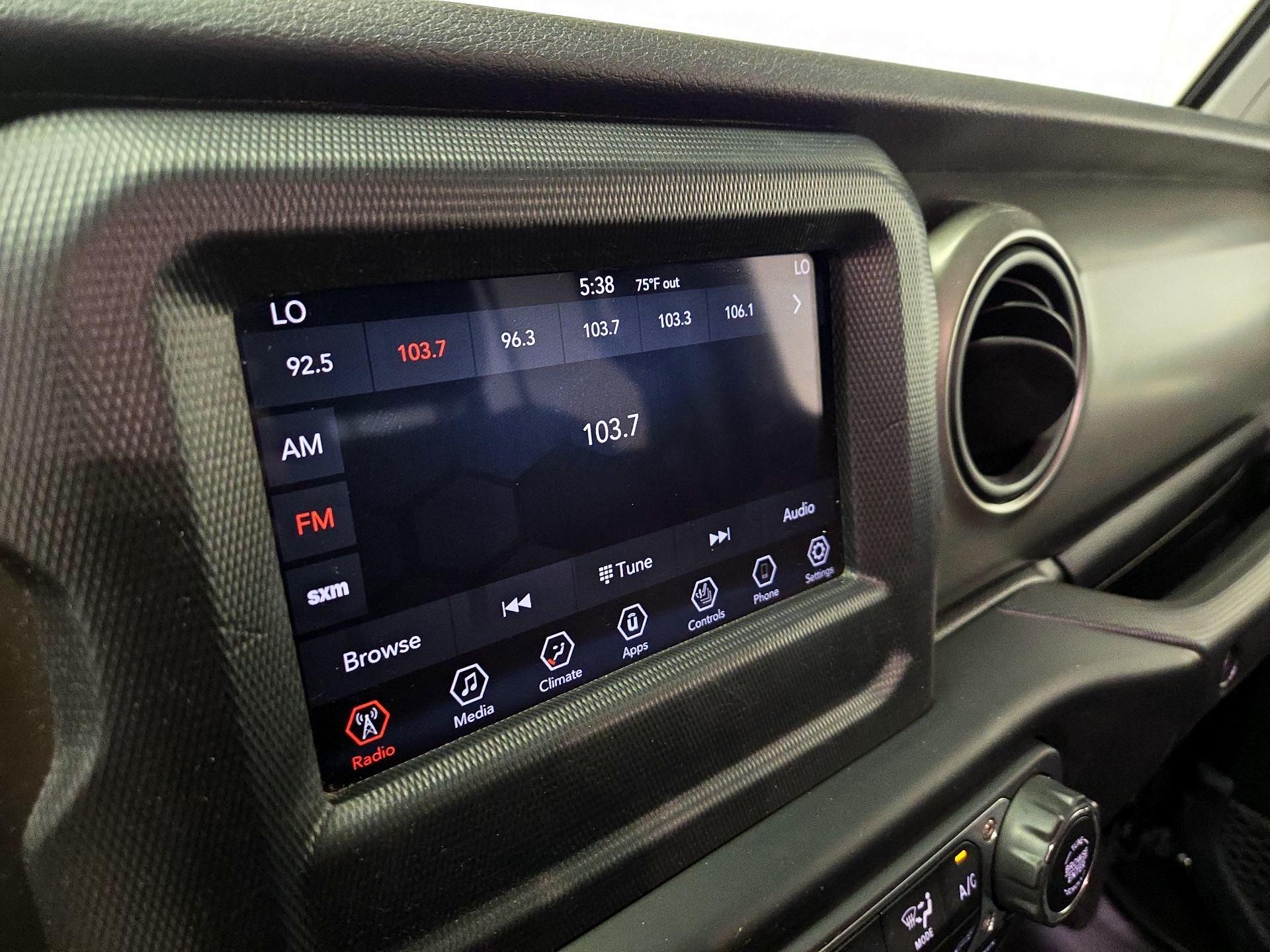 Thumbnail: 2020 Jeep Wrangler - 15