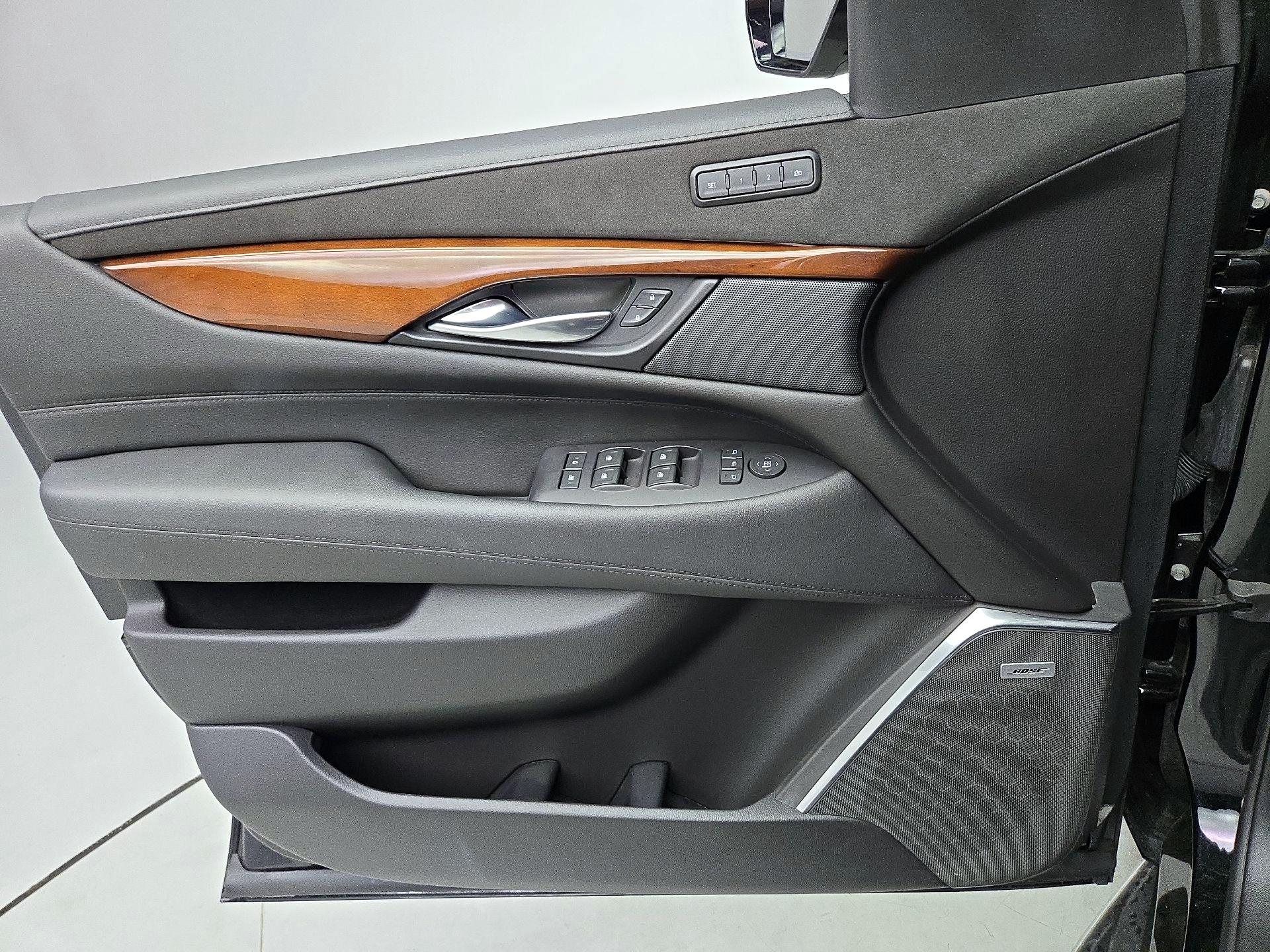 Thumbnail: 2019 Cadillac Escalade - 12