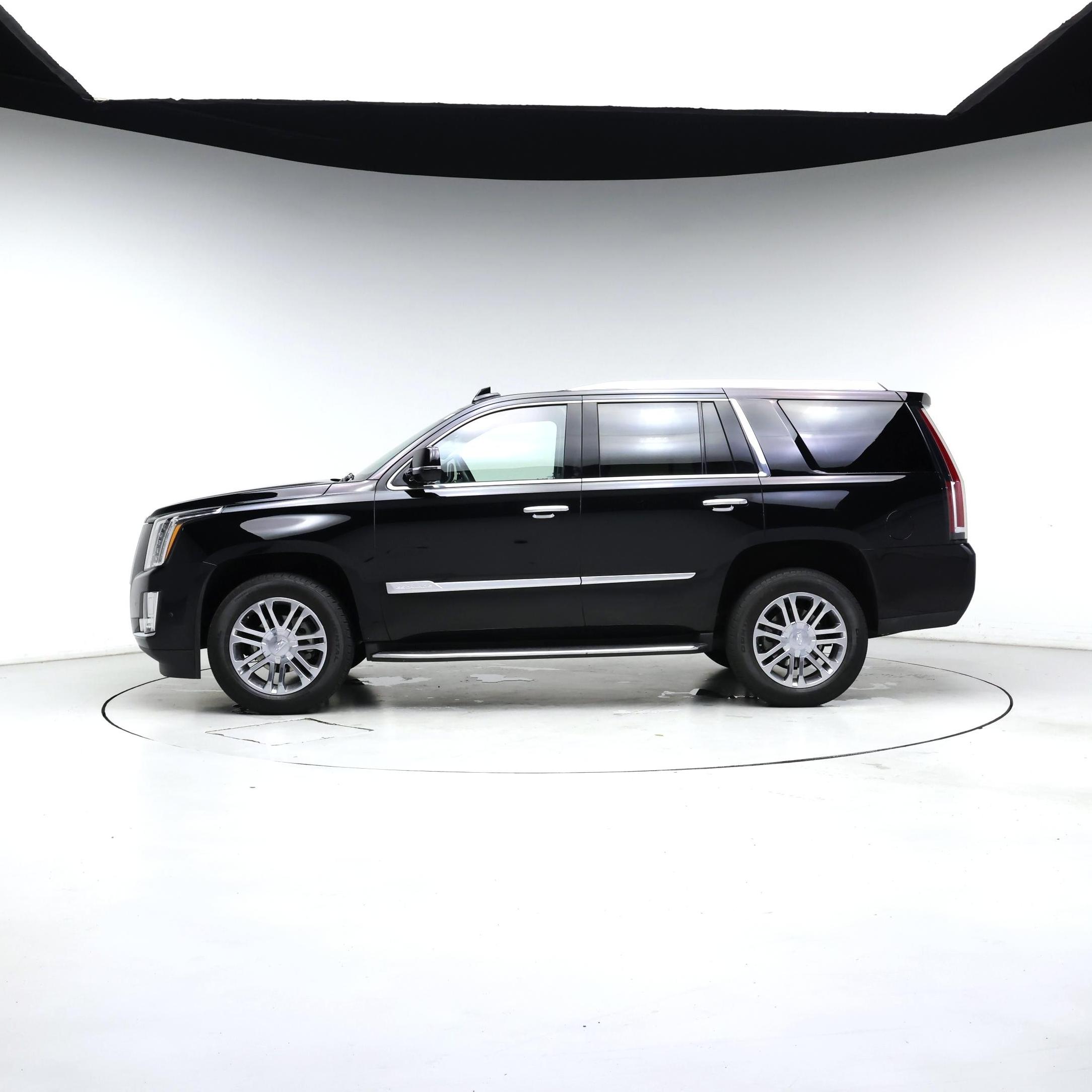 Thumbnail: 2019 Cadillac Escalade - 3