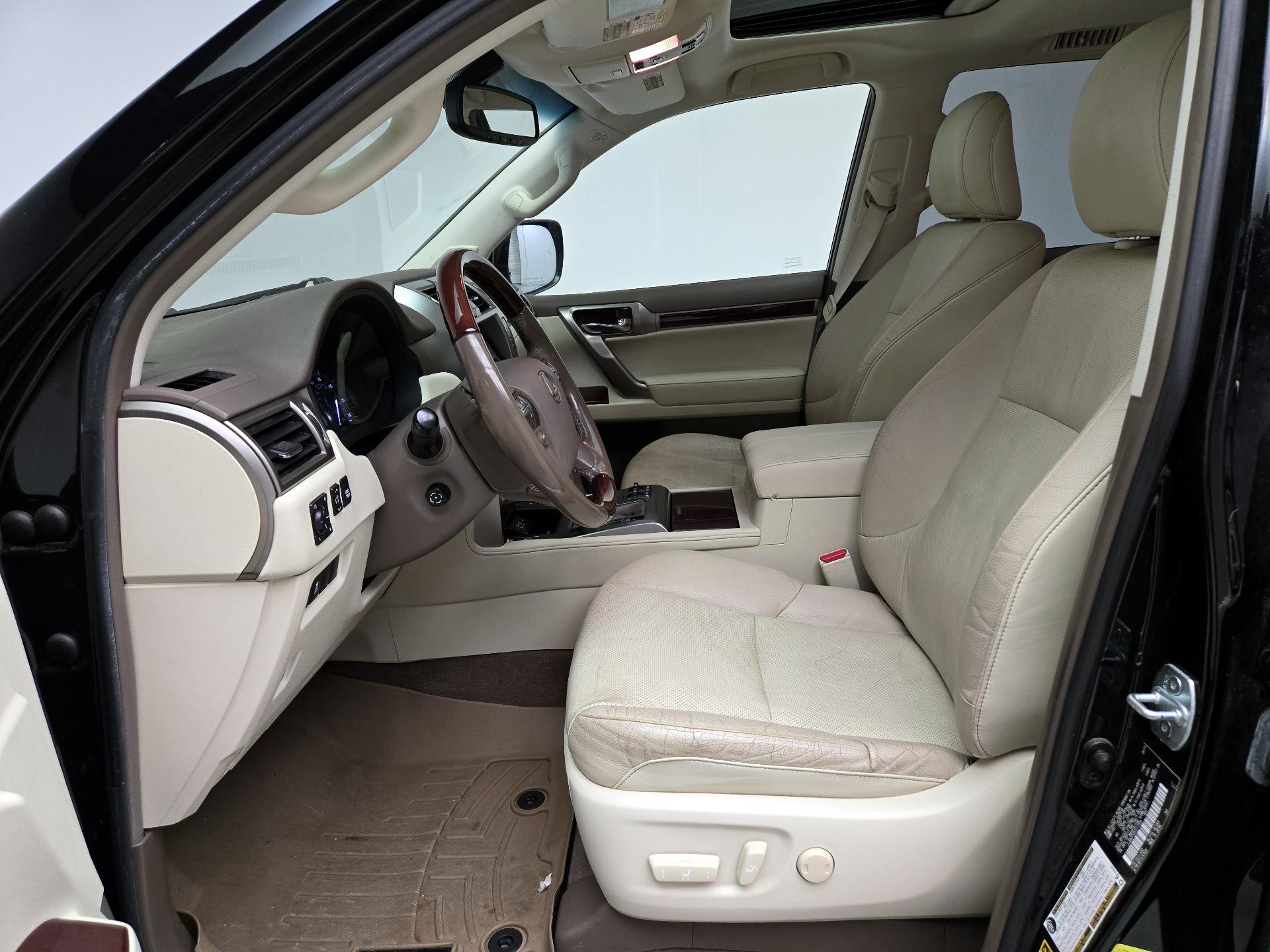 Thumbnail: 2015 Lexus GX - 11