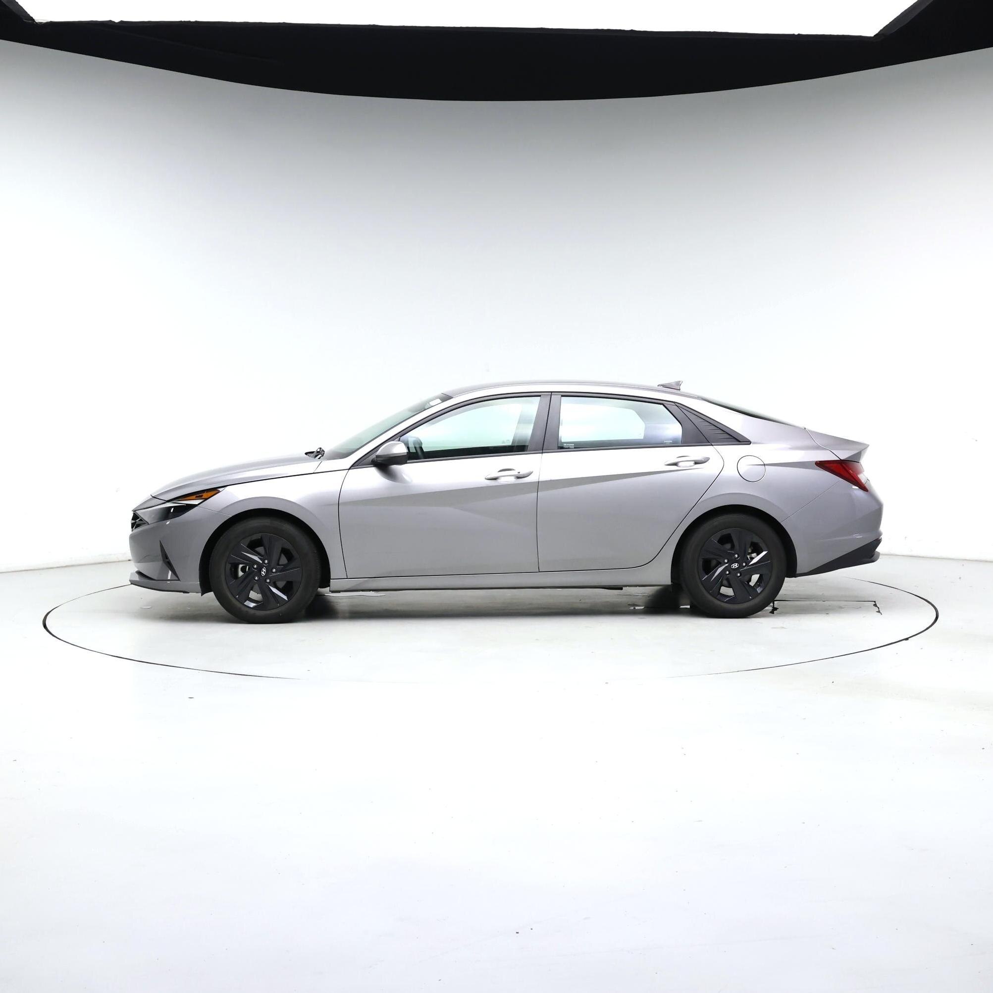 Thumbnail: 2023 Hyundai Elantra - 3
