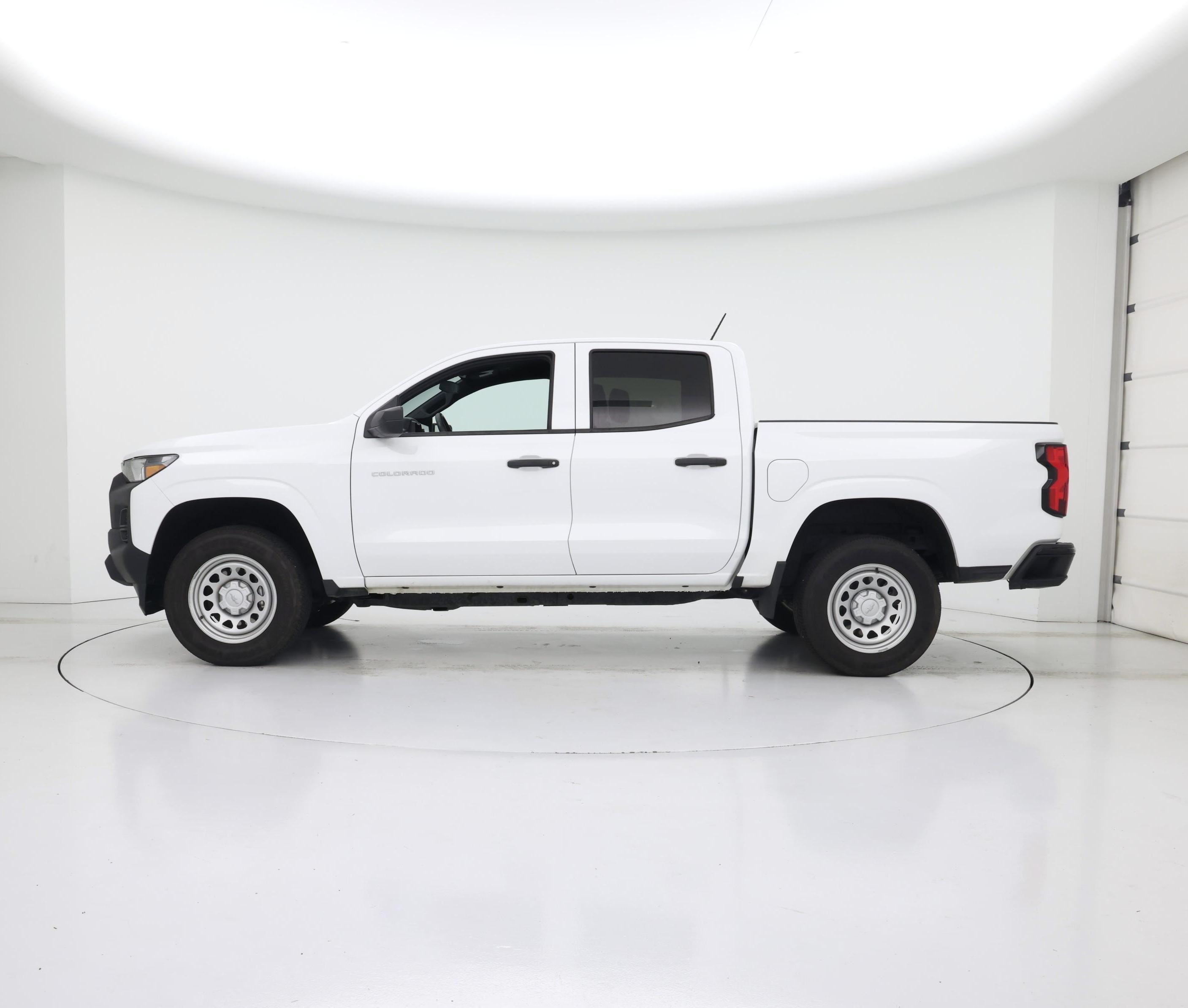 Thumbnail: 2024 Chevrolet Colorado - 3