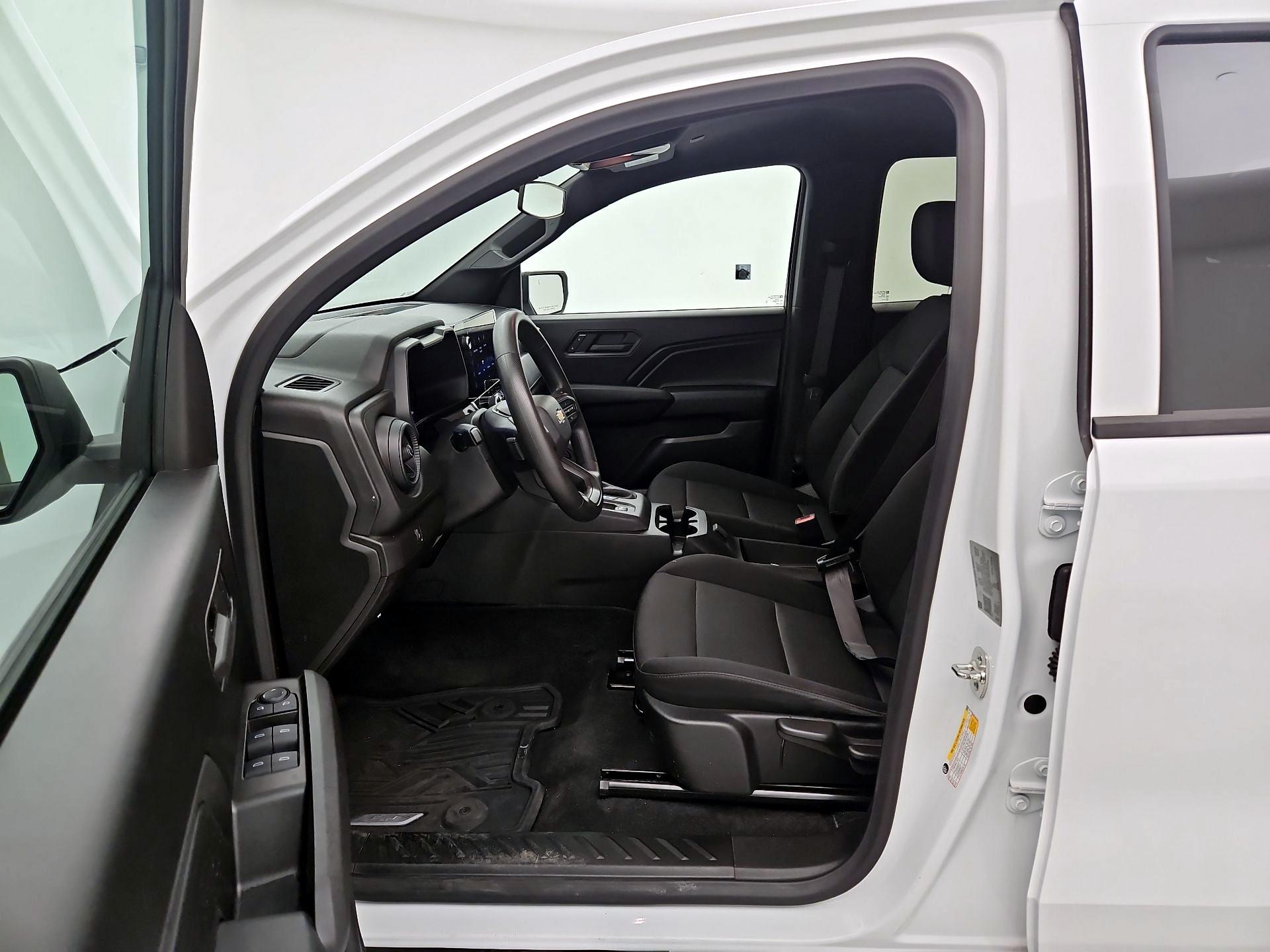 Thumbnail: 2024 Chevrolet Colorado - 11