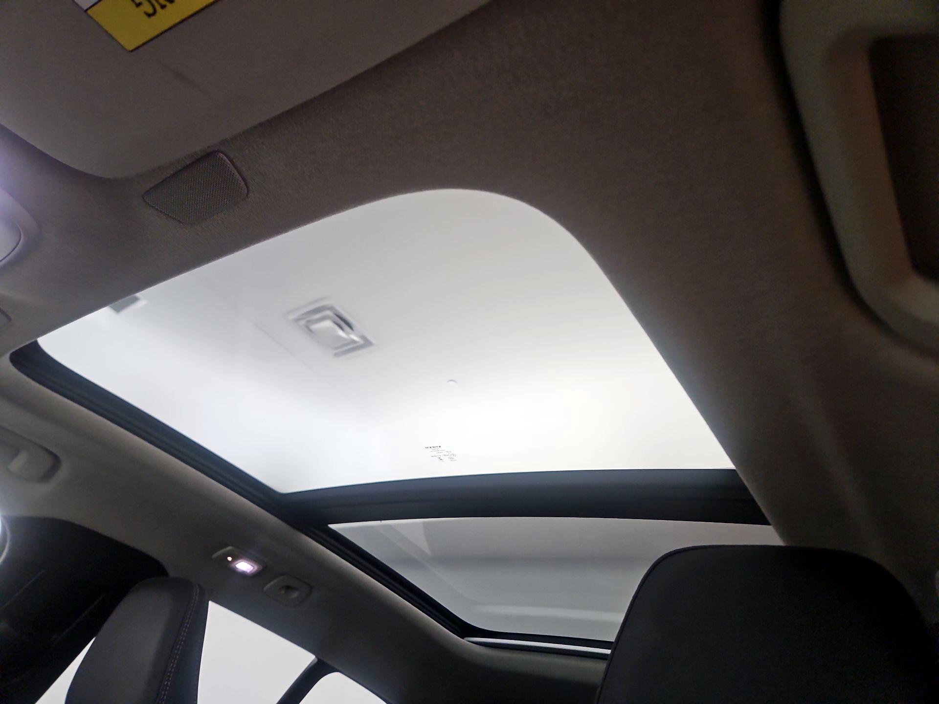 Thumbnail: 2024 Volvo XC40 - 16