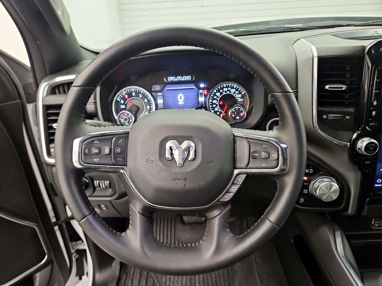 2024 RAM Ram 1500 Pickup Laramie - Photo 11