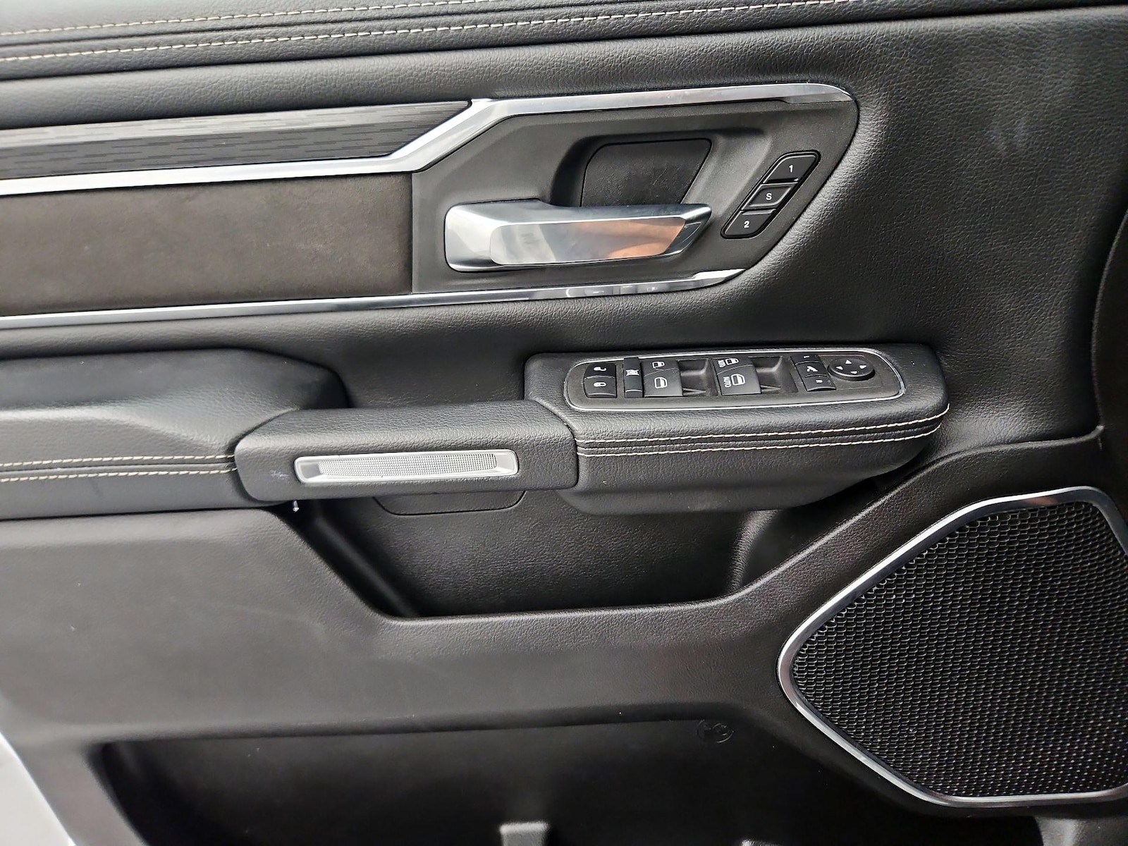 2024 RAM Ram 1500 Pickup Laramie - Photo 13