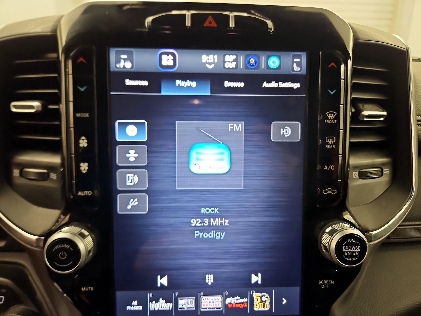 2024 RAM Ram 1500 Pickup Laramie - Photo 16