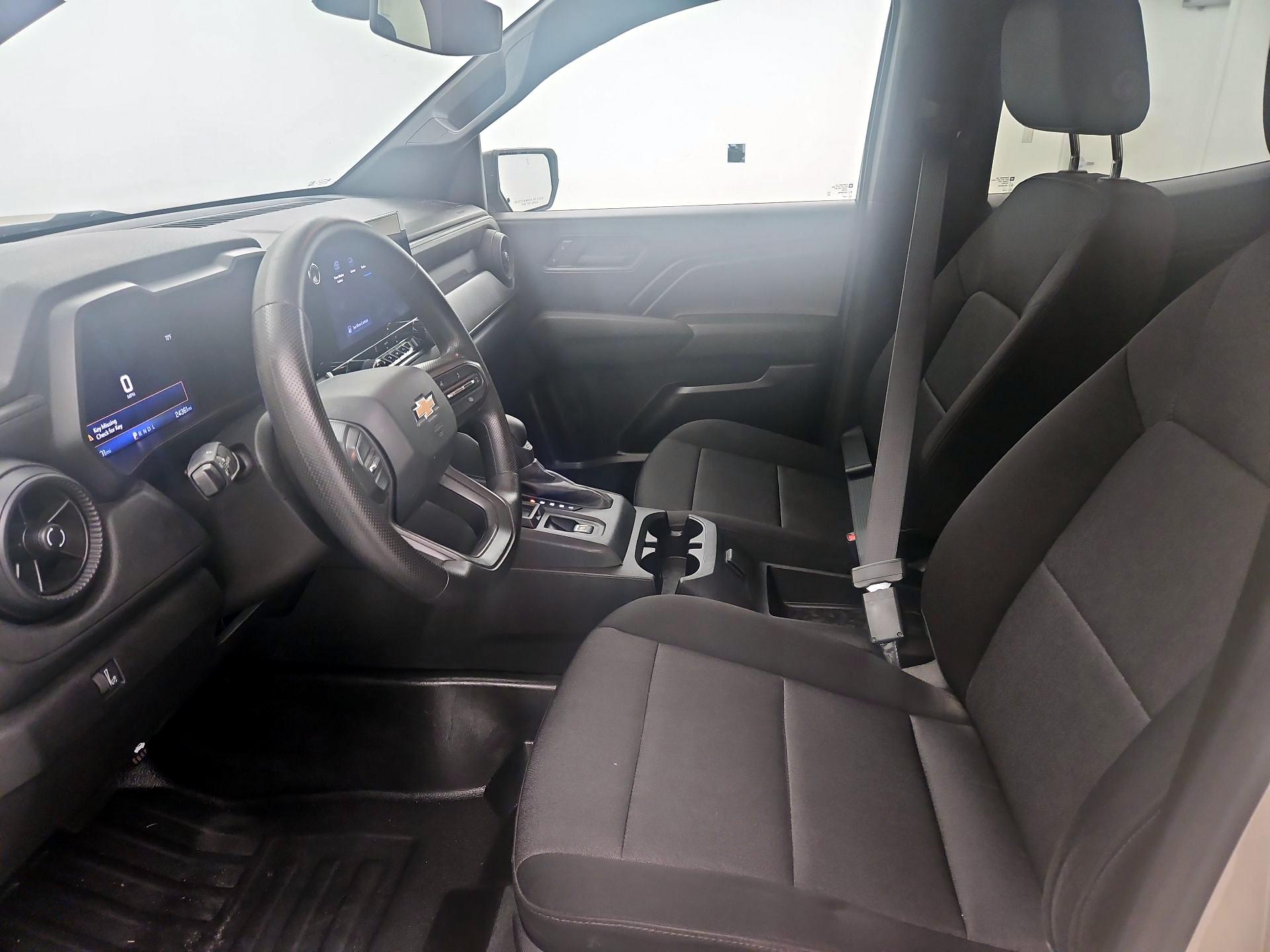 Thumbnail: 2023 Chevrolet Colorado - 11