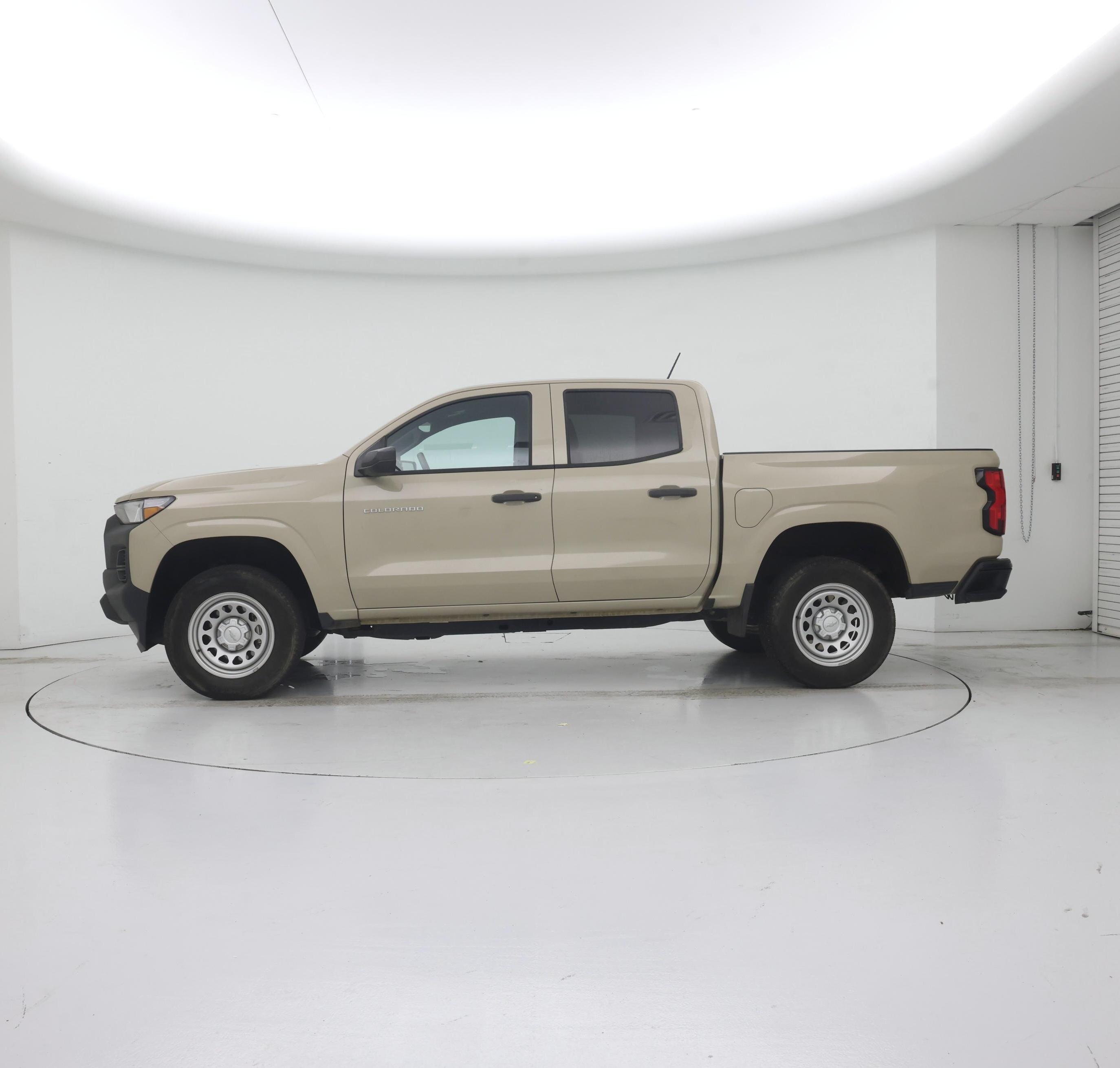 Thumbnail: 2023 Chevrolet Colorado - 3