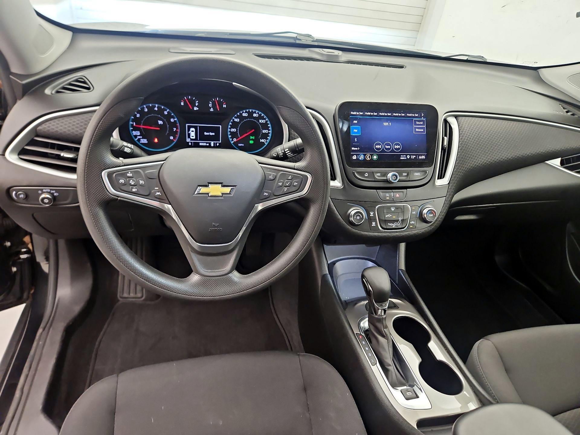 Thumbnail: 2023 Chevrolet Malibu - 8