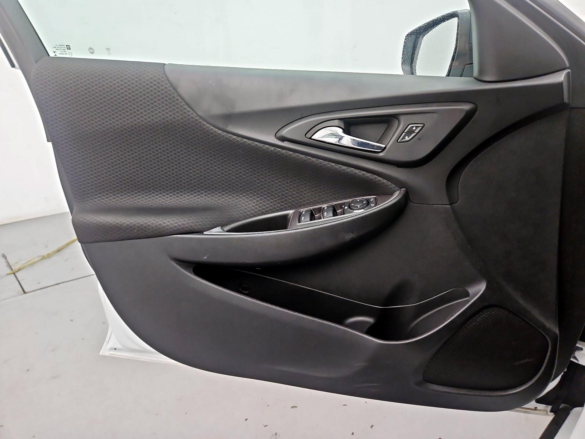 Thumbnail: 2023 Chevrolet Malibu - 10