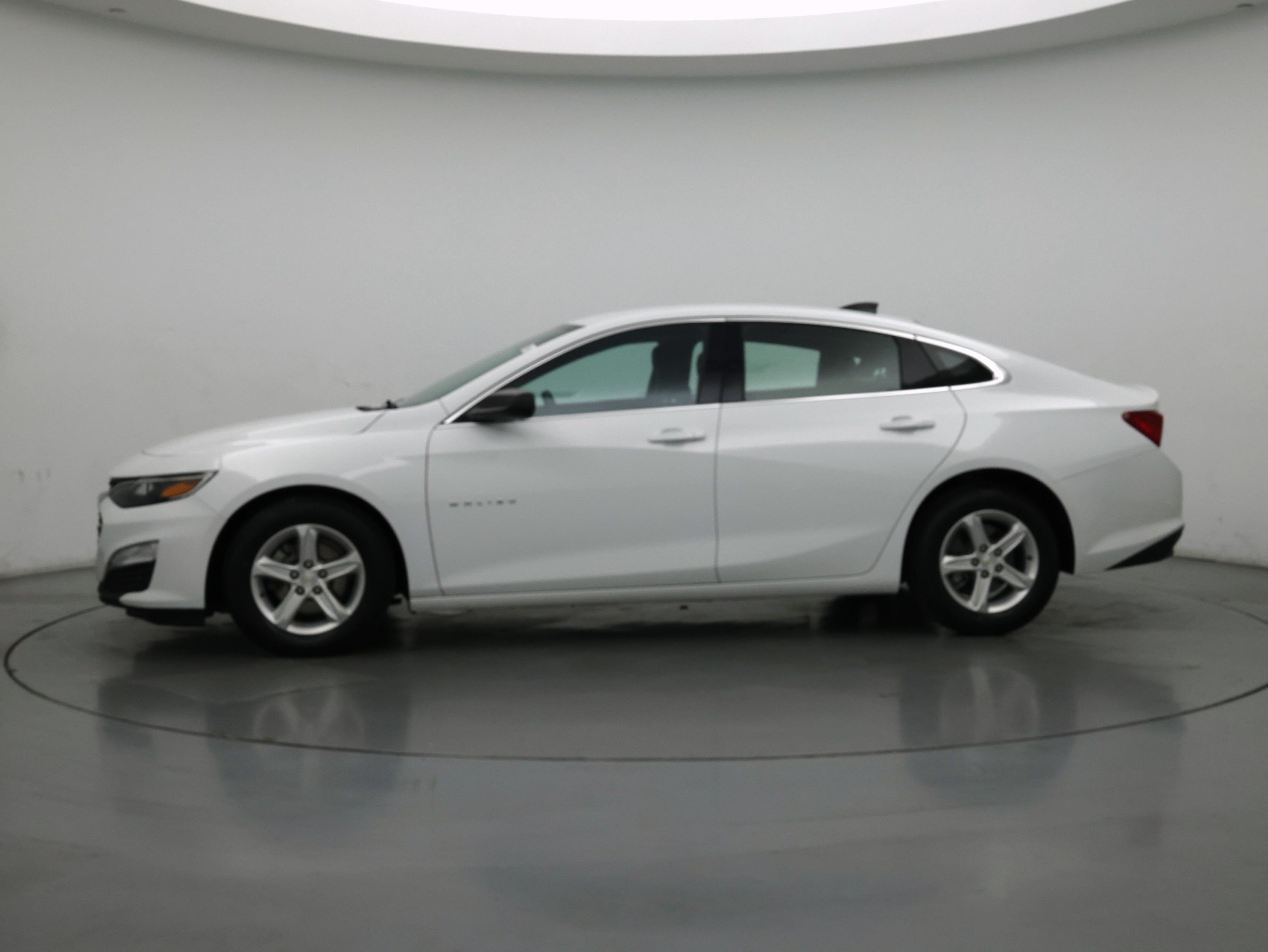 Thumbnail: 2023 Chevrolet Malibu - 3