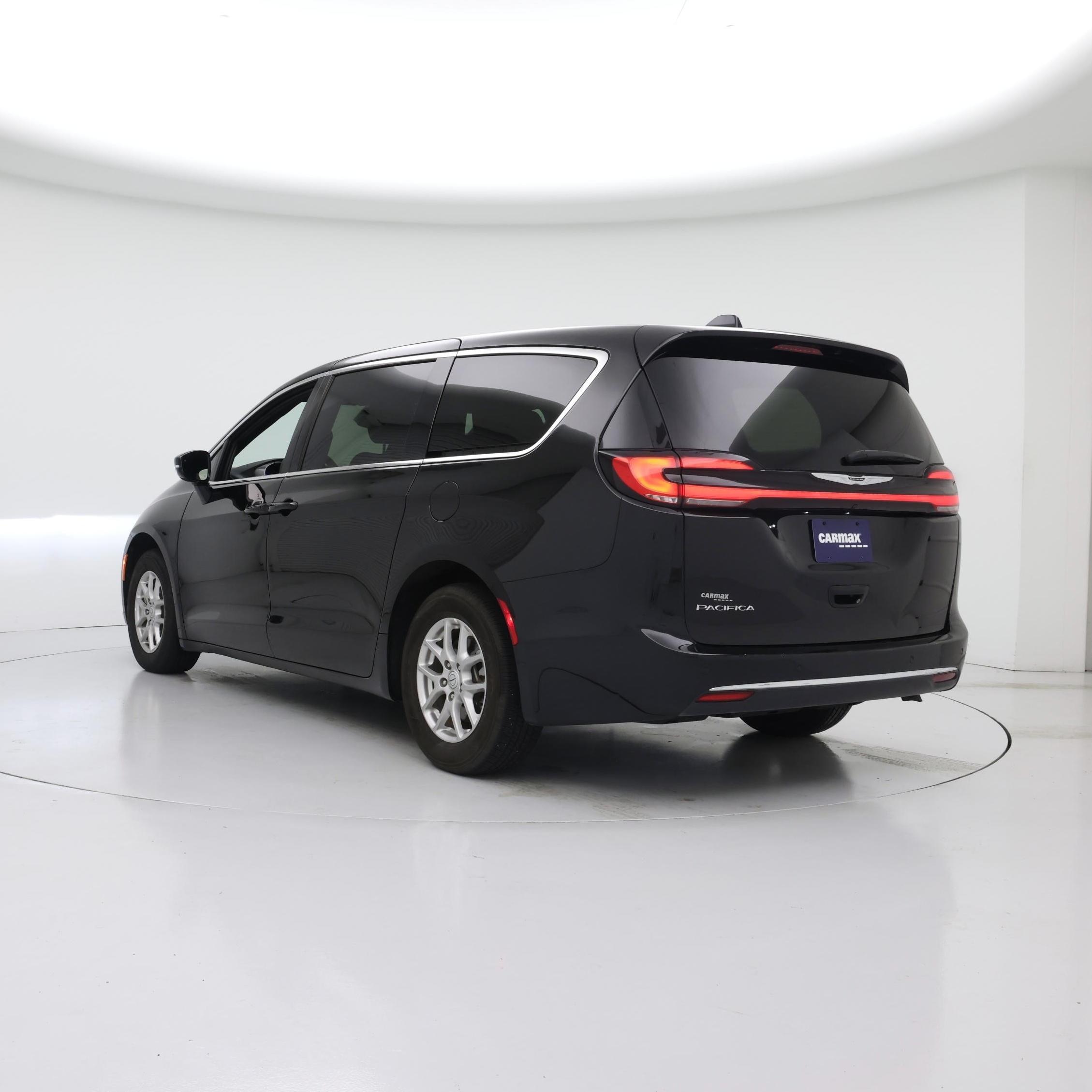 Thumbnail: 2025 Chrysler Pacifica - 2