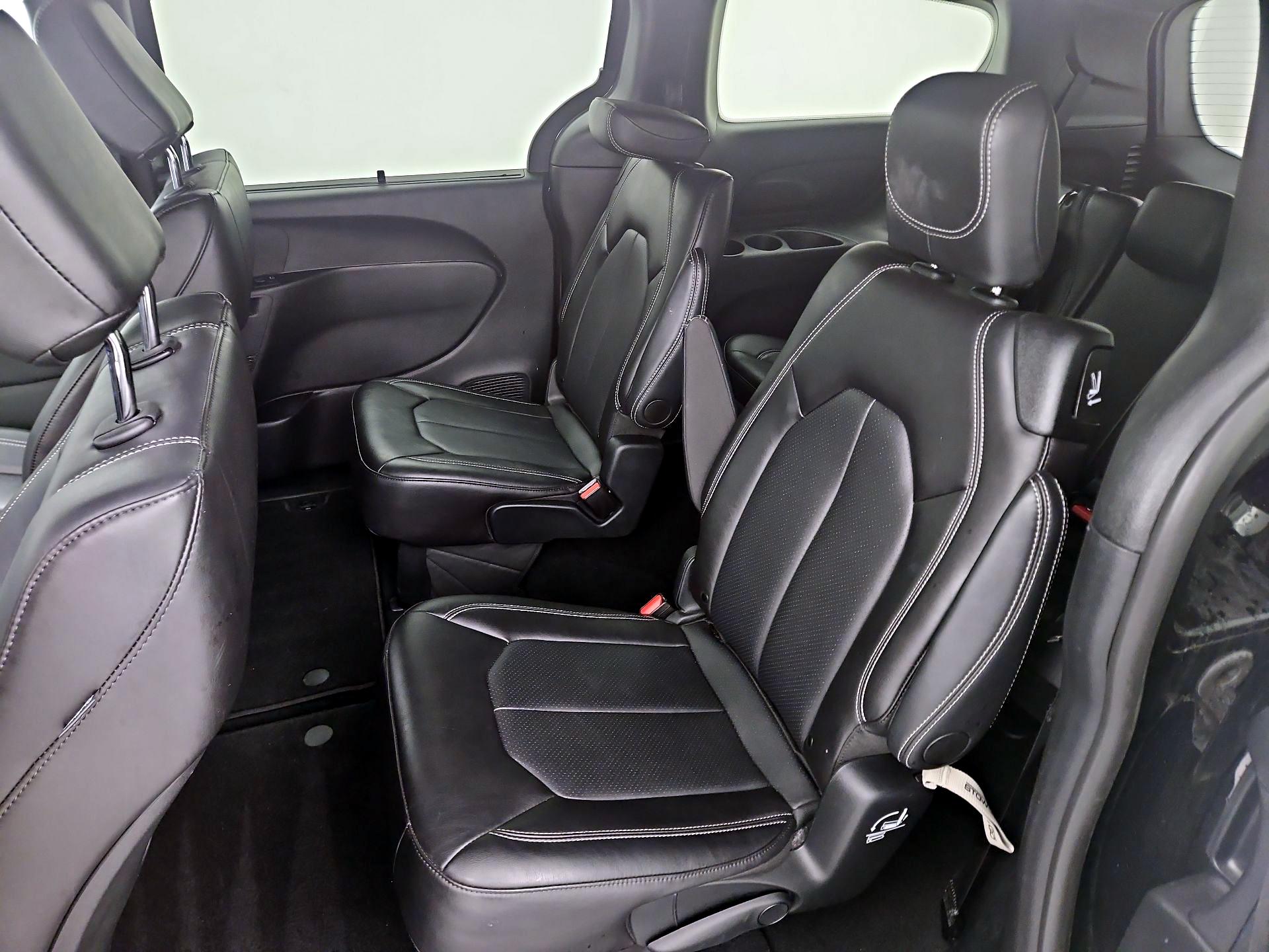 Thumbnail: 2025 Chrysler Pacifica - 19