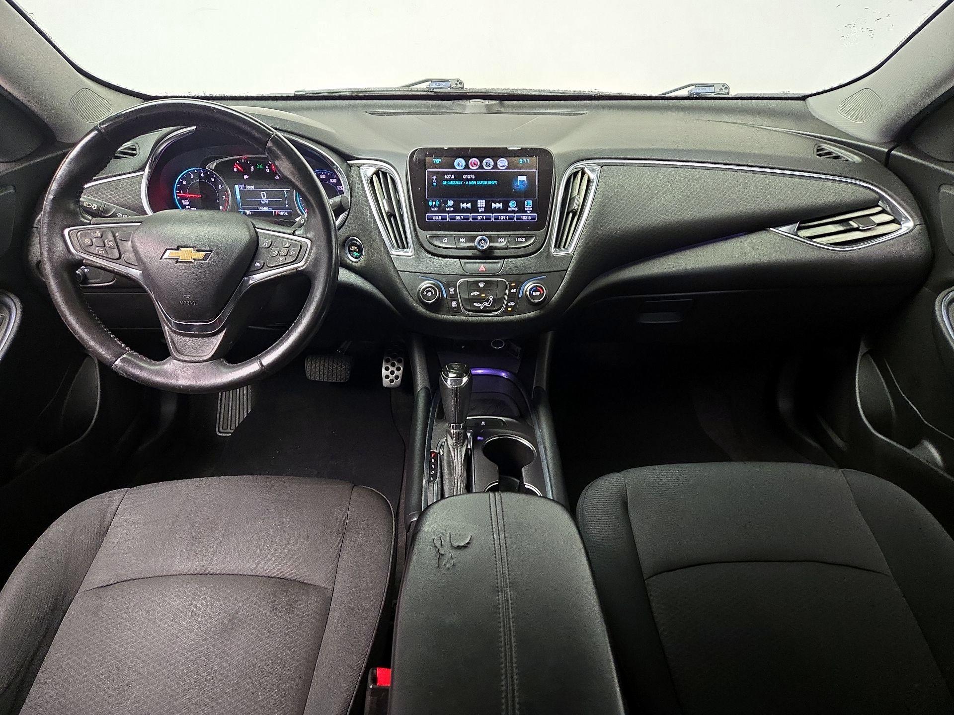 Thumbnail: 2016 Chevrolet Malibu - 9