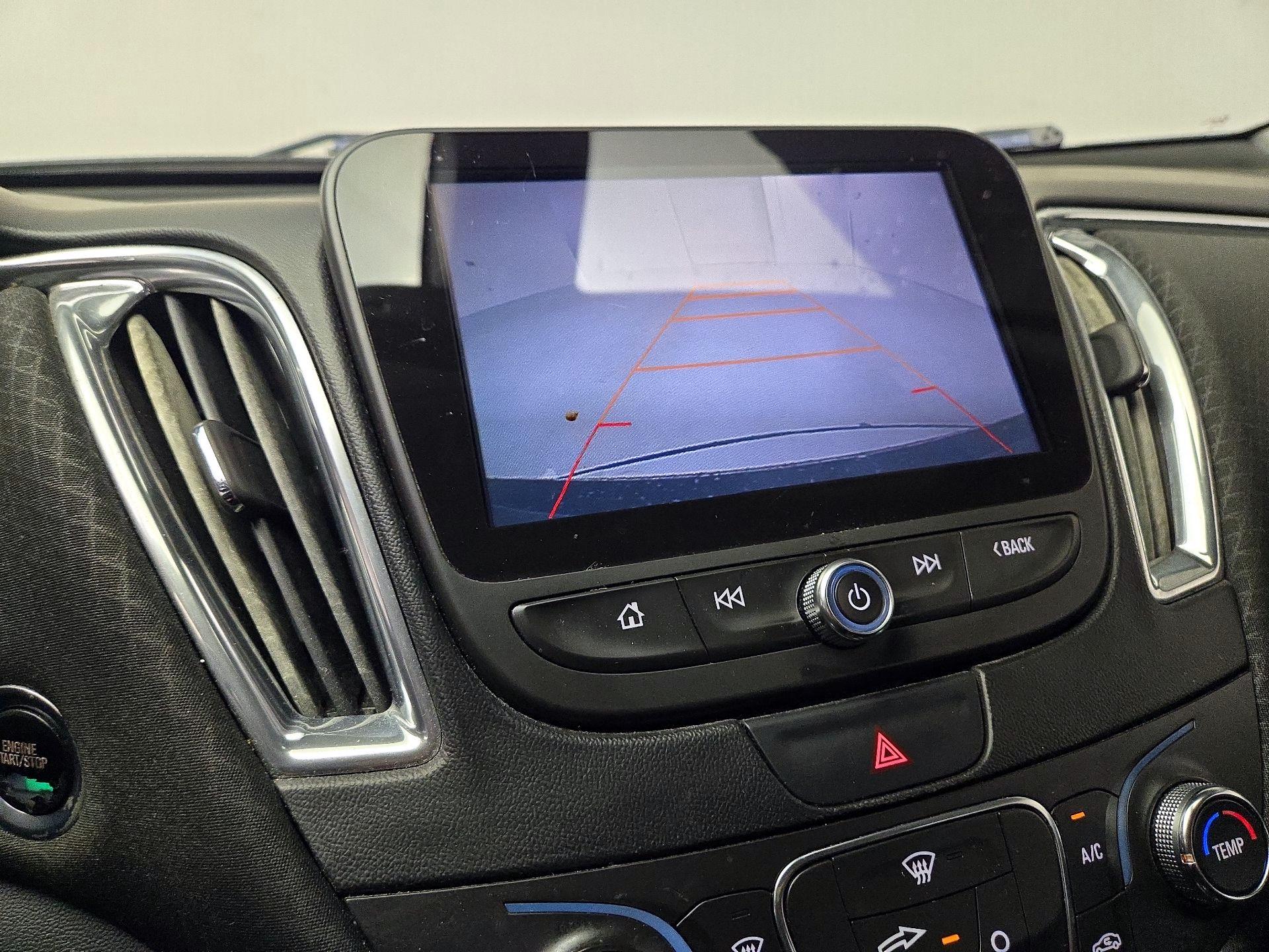 Thumbnail: 2016 Chevrolet Malibu - 14