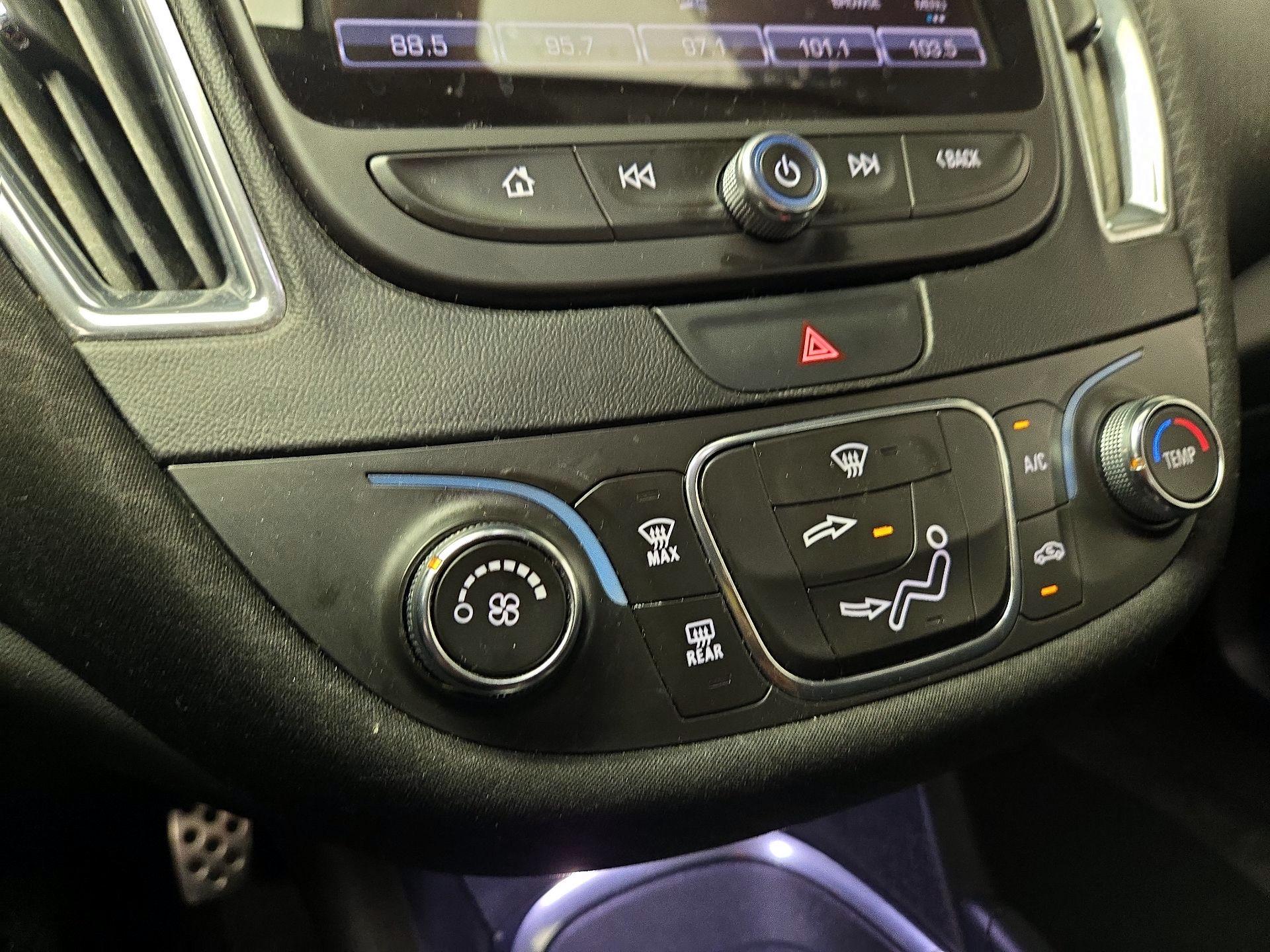 Thumbnail: 2016 Chevrolet Malibu - 16