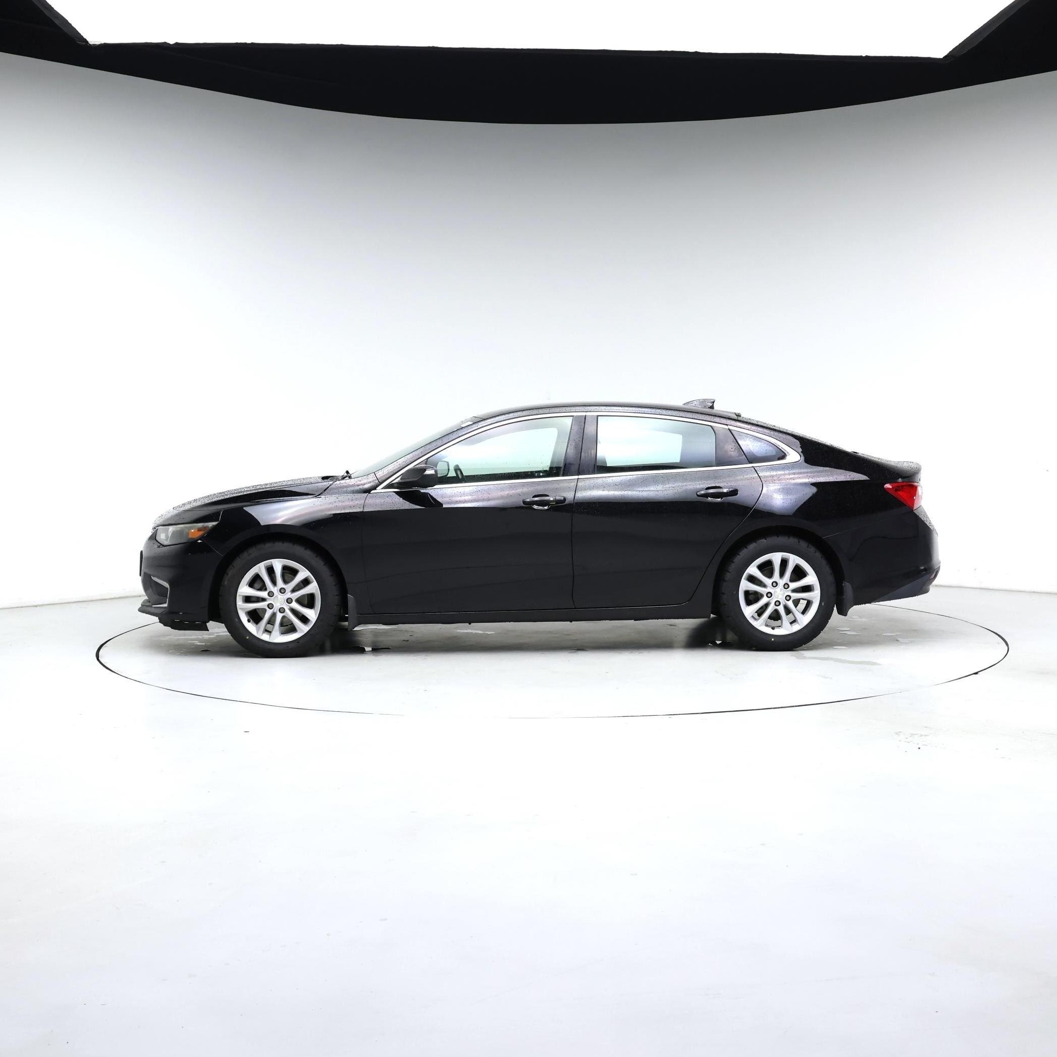 Thumbnail: 2016 Chevrolet Malibu - 3
