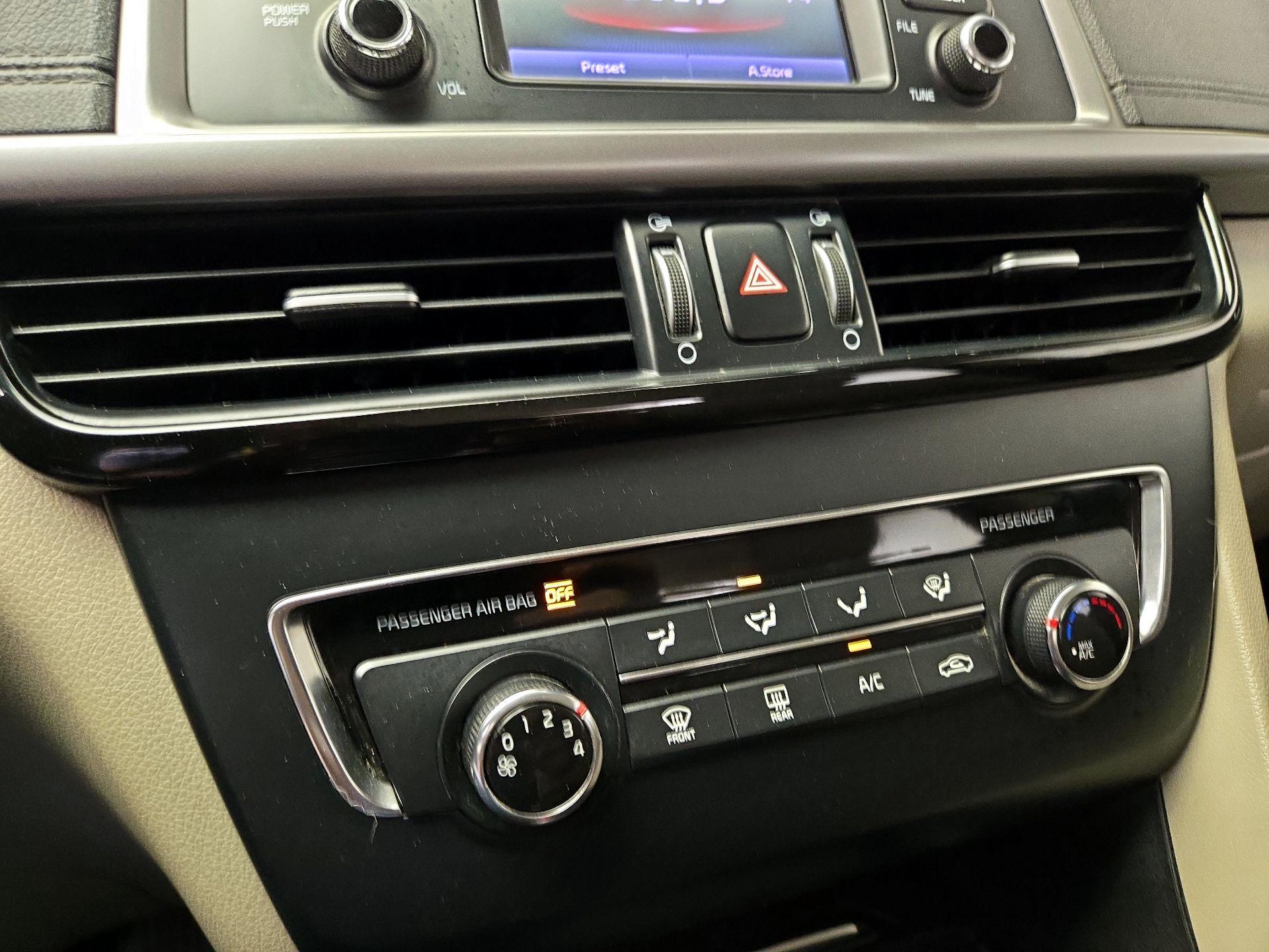 Thumbnail: 2017 Kia Optima - 16
