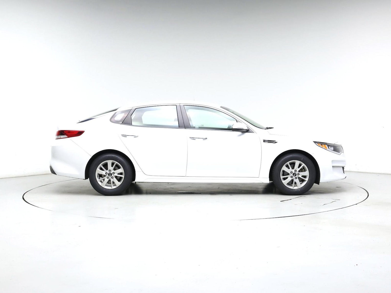 2017 Kia Optima LX - Photo 8