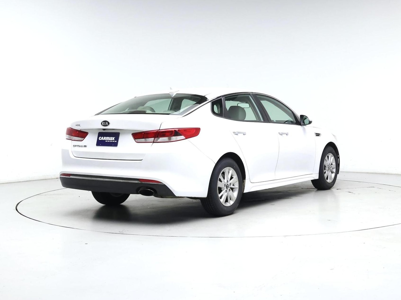 2017 Kia Optima LX - Photo 9