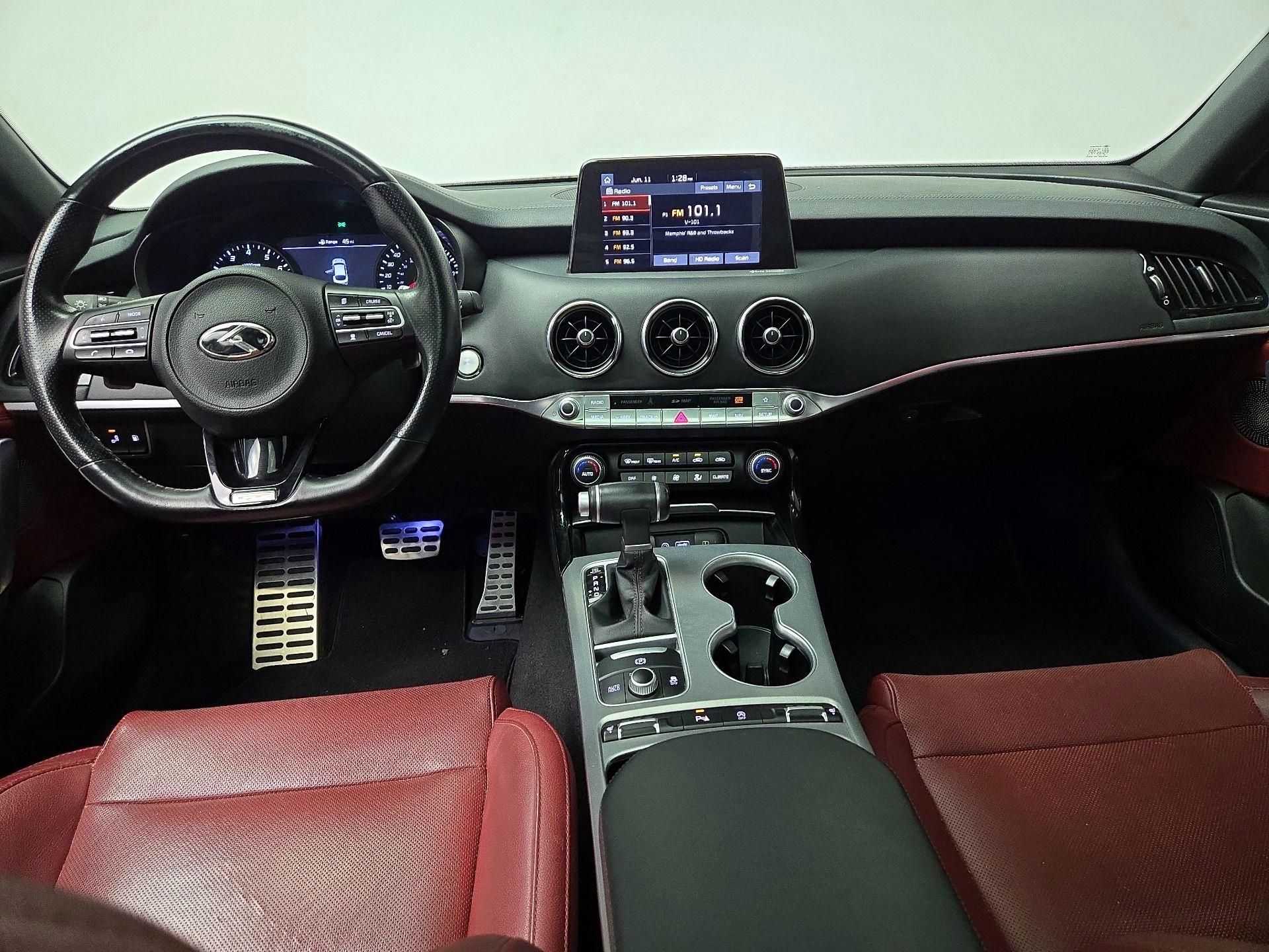 Thumbnail: 2018 Kia Stinger - 9