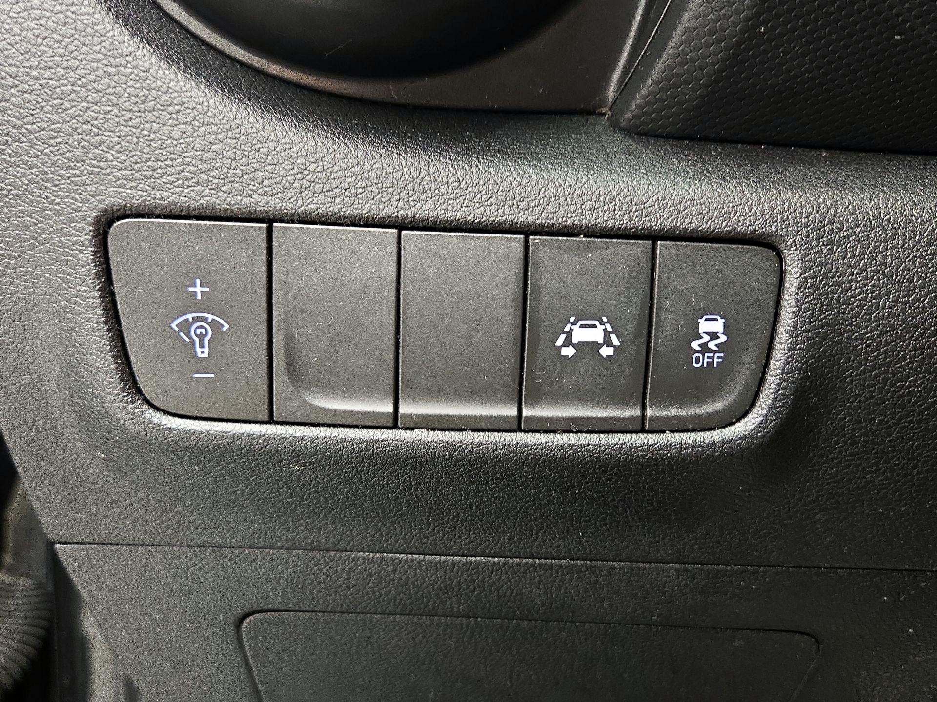 Thumbnail: 2019 Hyundai Kona - 13