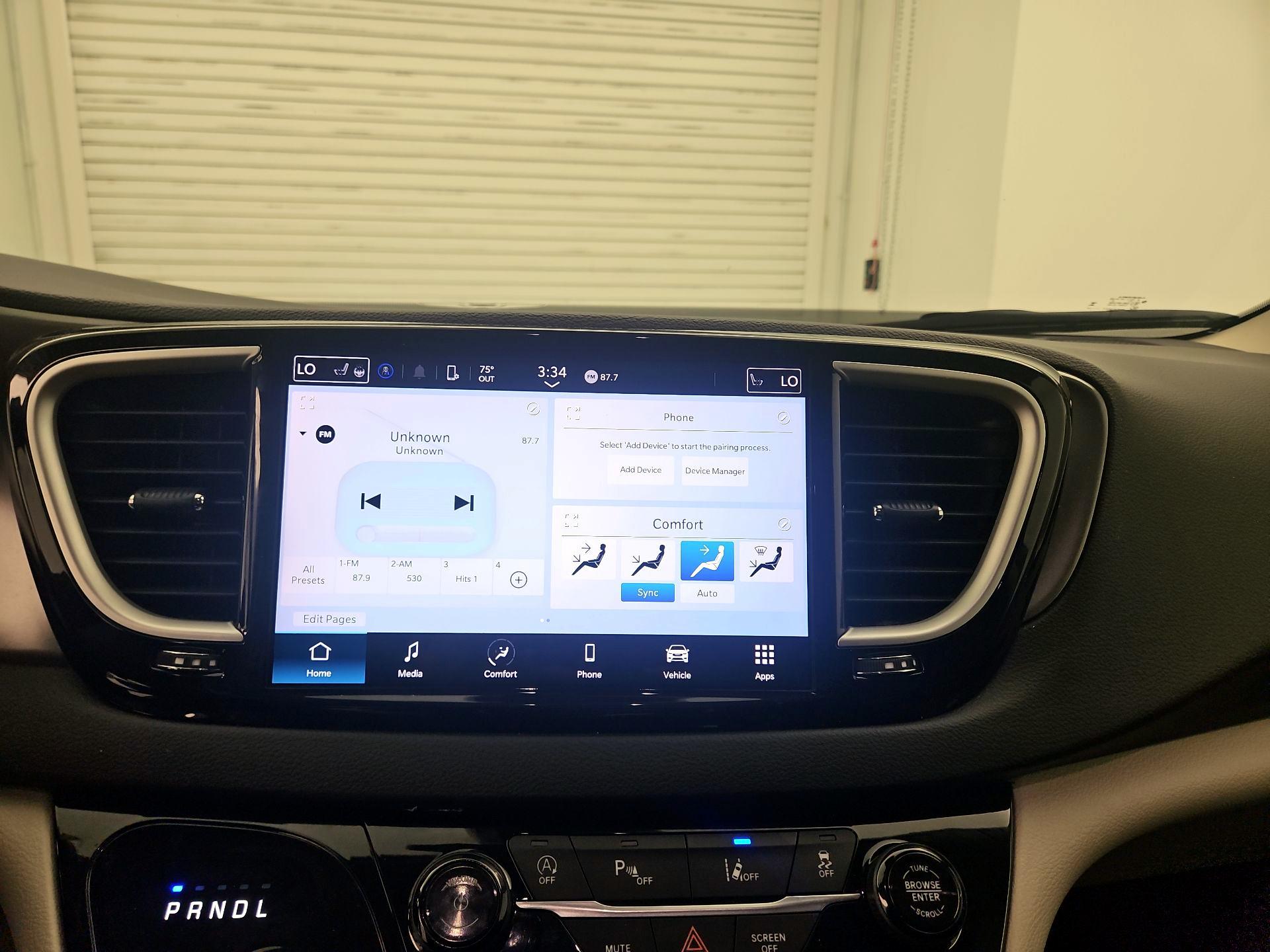 Thumbnail: 2023 Chrysler Pacifica - 15