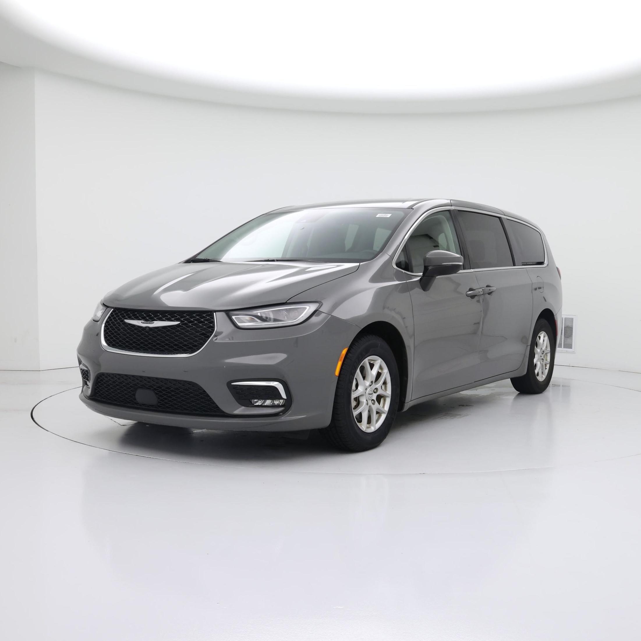 Thumbnail: 2023 Chrysler Pacifica - 4