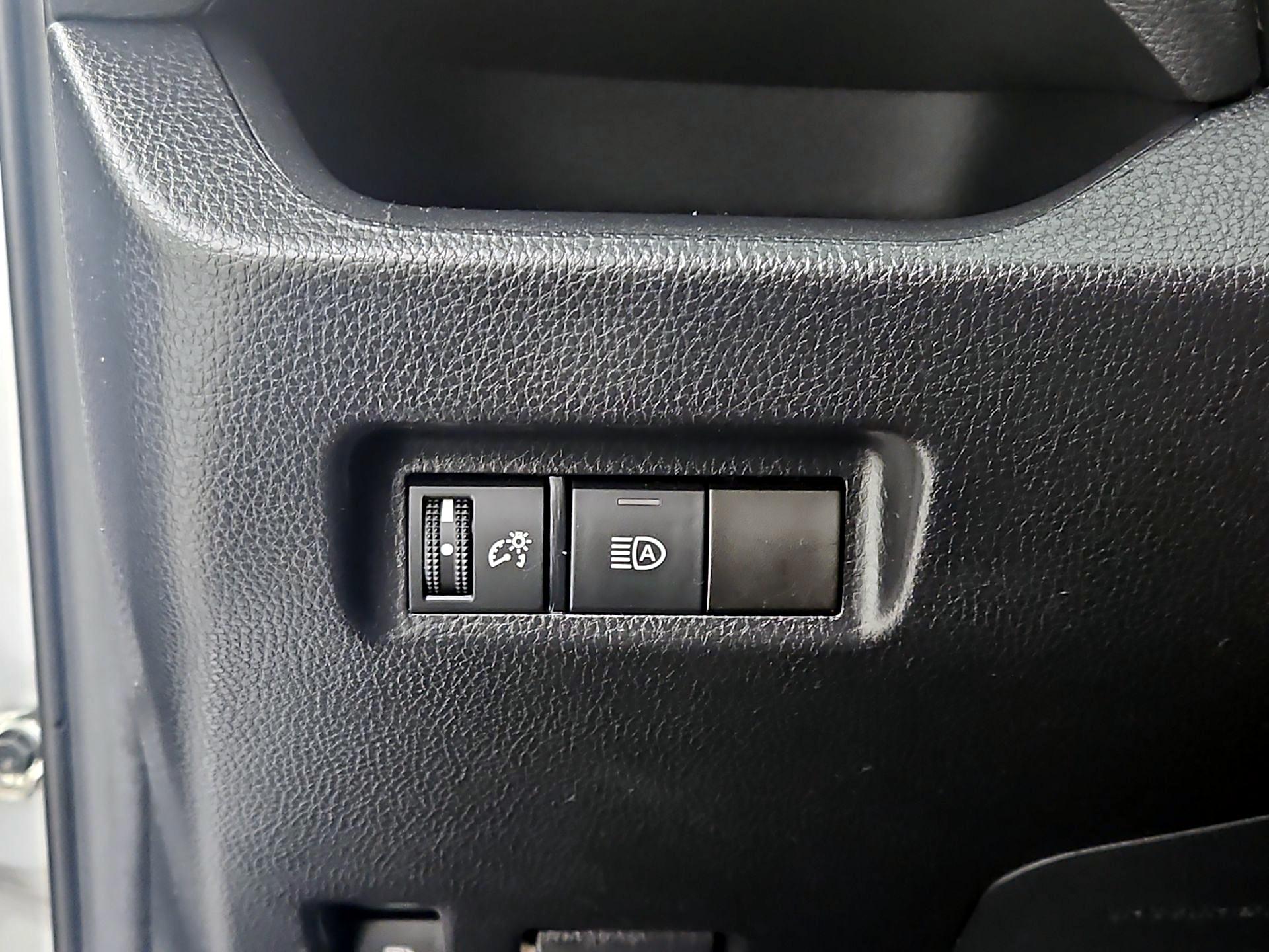 Thumbnail: 2020 Toyota RAV4 - 13