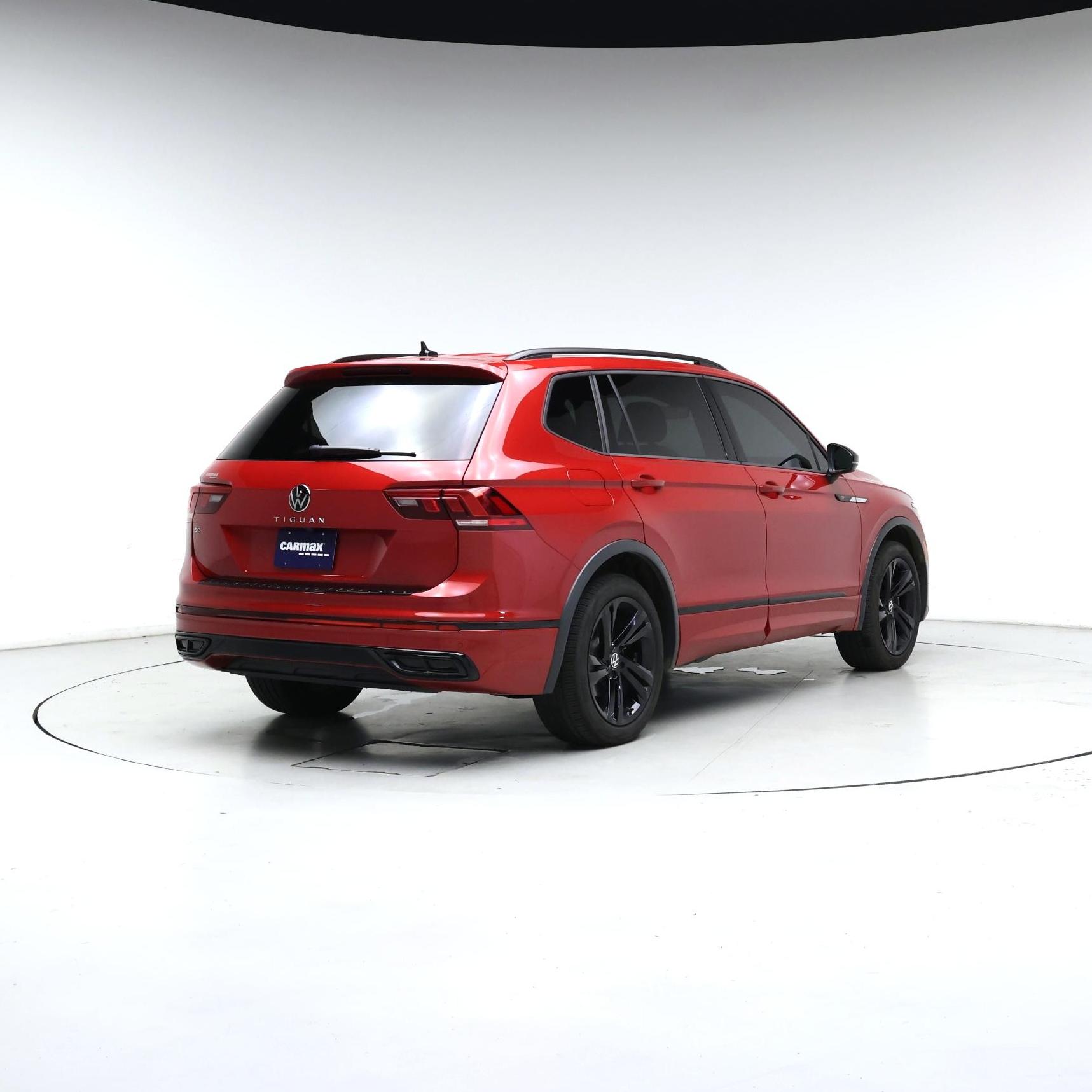 Thumbnail: 2024 Volkswagen Tiguan - 8