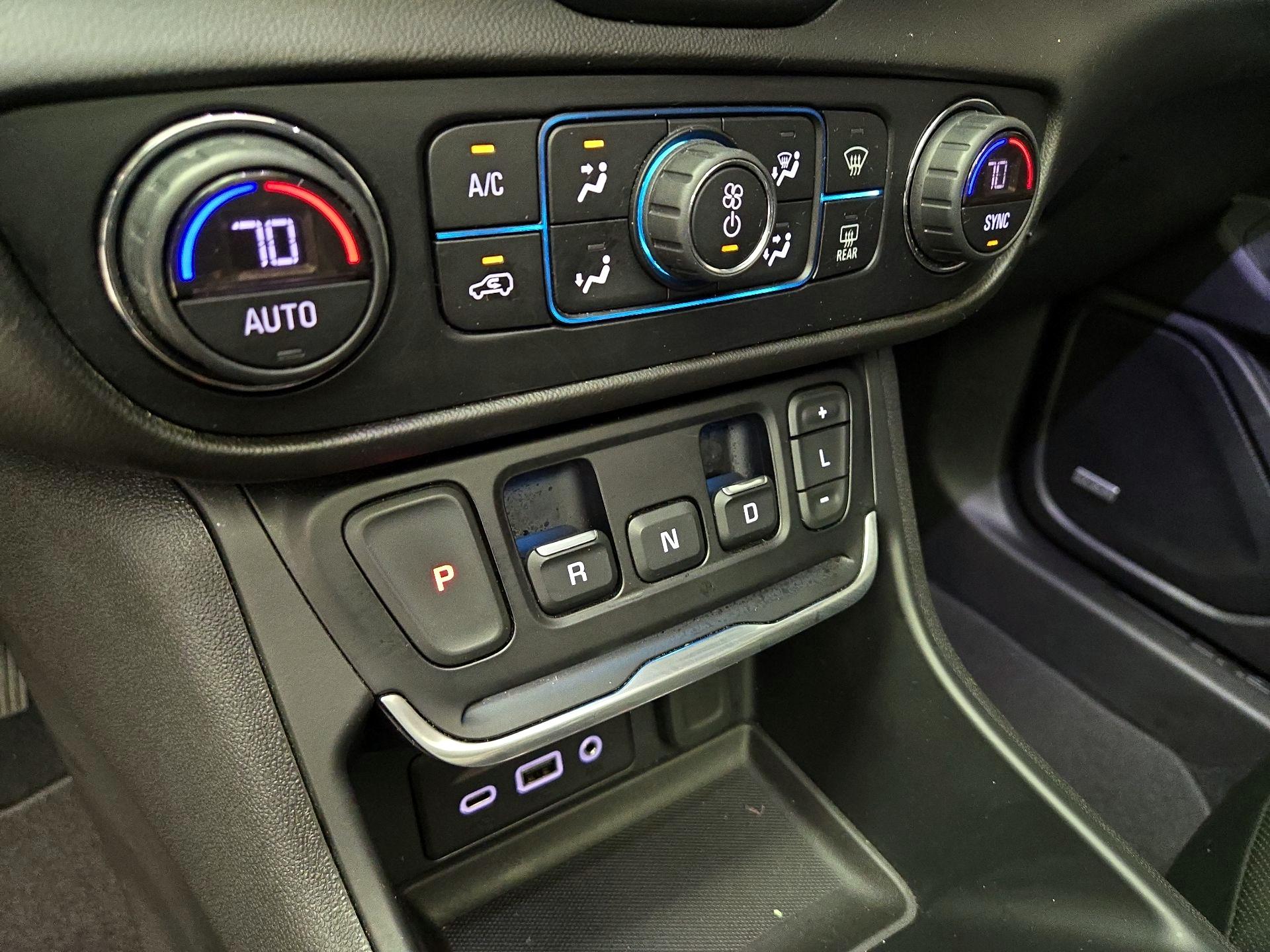 Thumbnail: 2020 GMC Terrain - 17