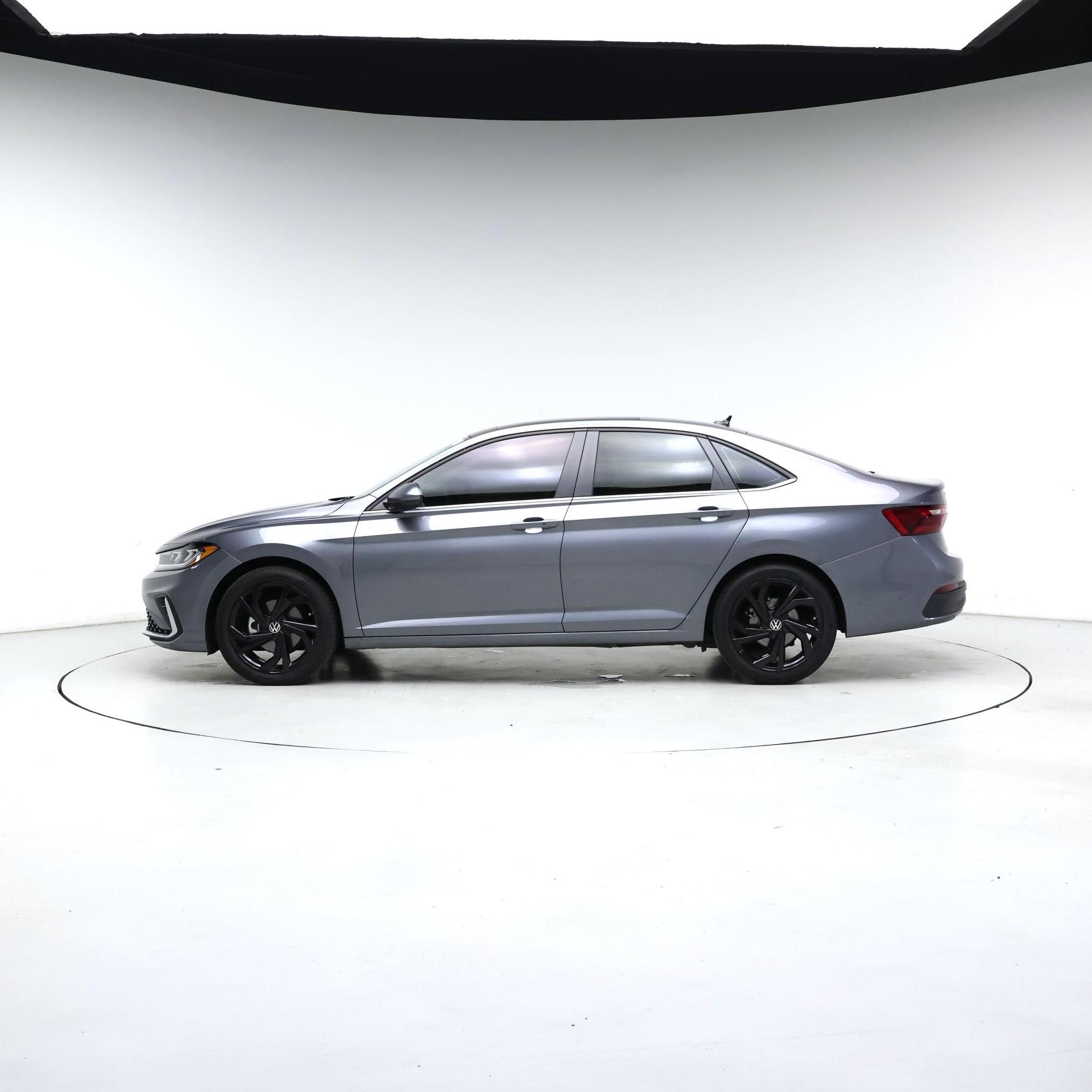 Thumbnail: 2025 Volkswagen Jetta - 3