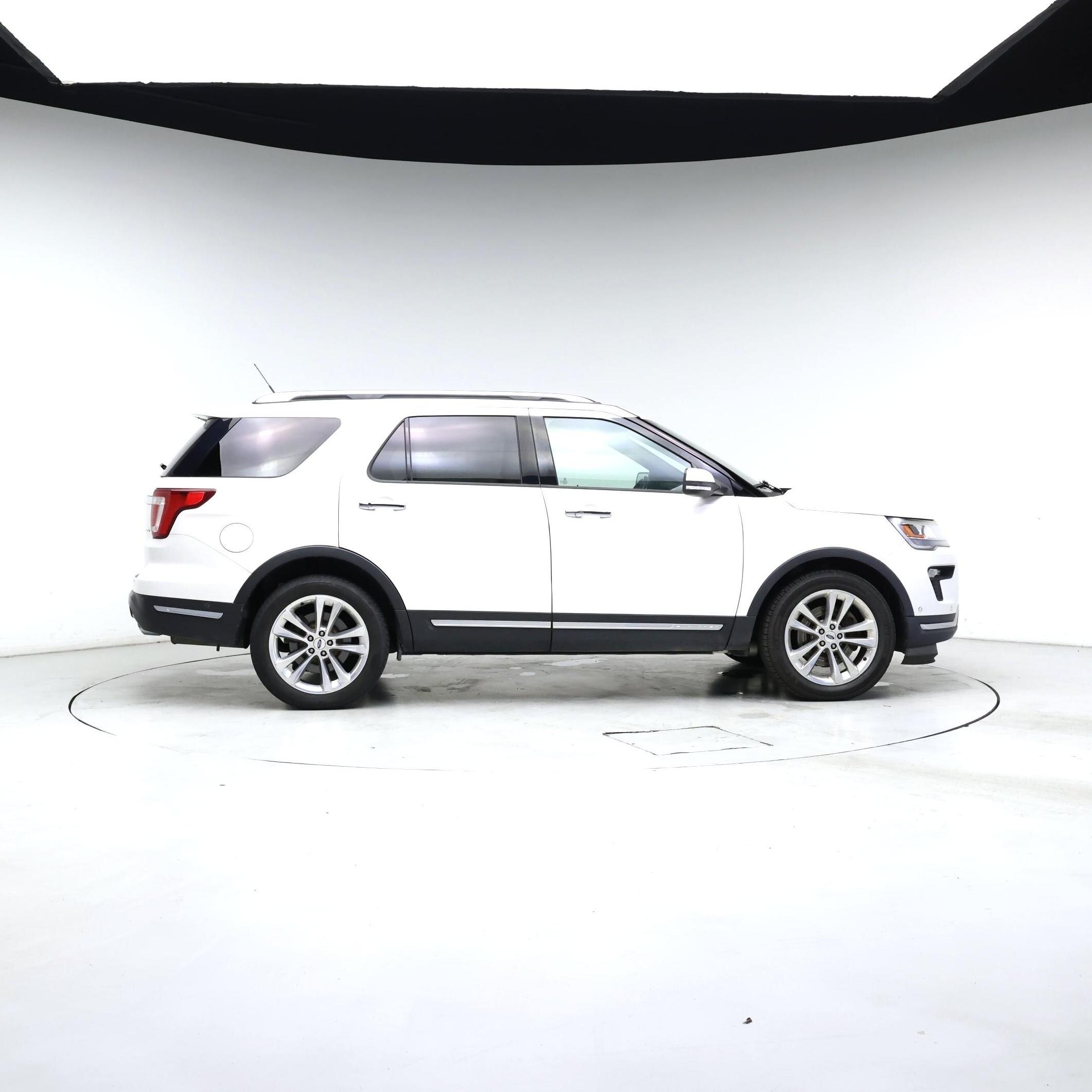 Thumbnail: 2018 Ford Explorer - 7