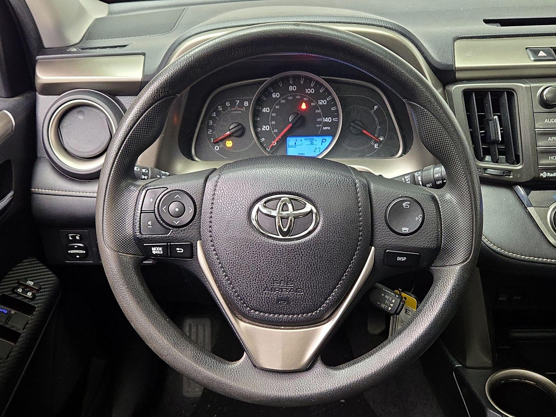 Thumbnail: 2015 Toyota RAV4 - 10