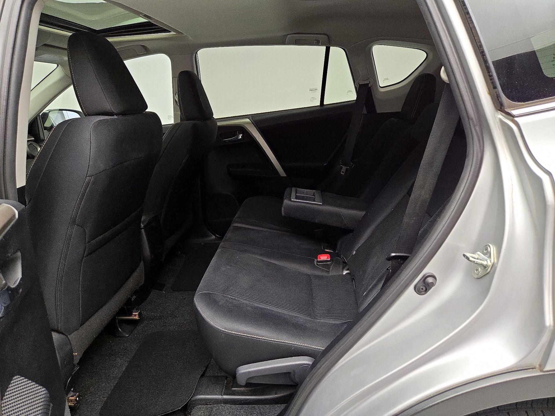 Thumbnail: 2015 Toyota RAV4 - 20