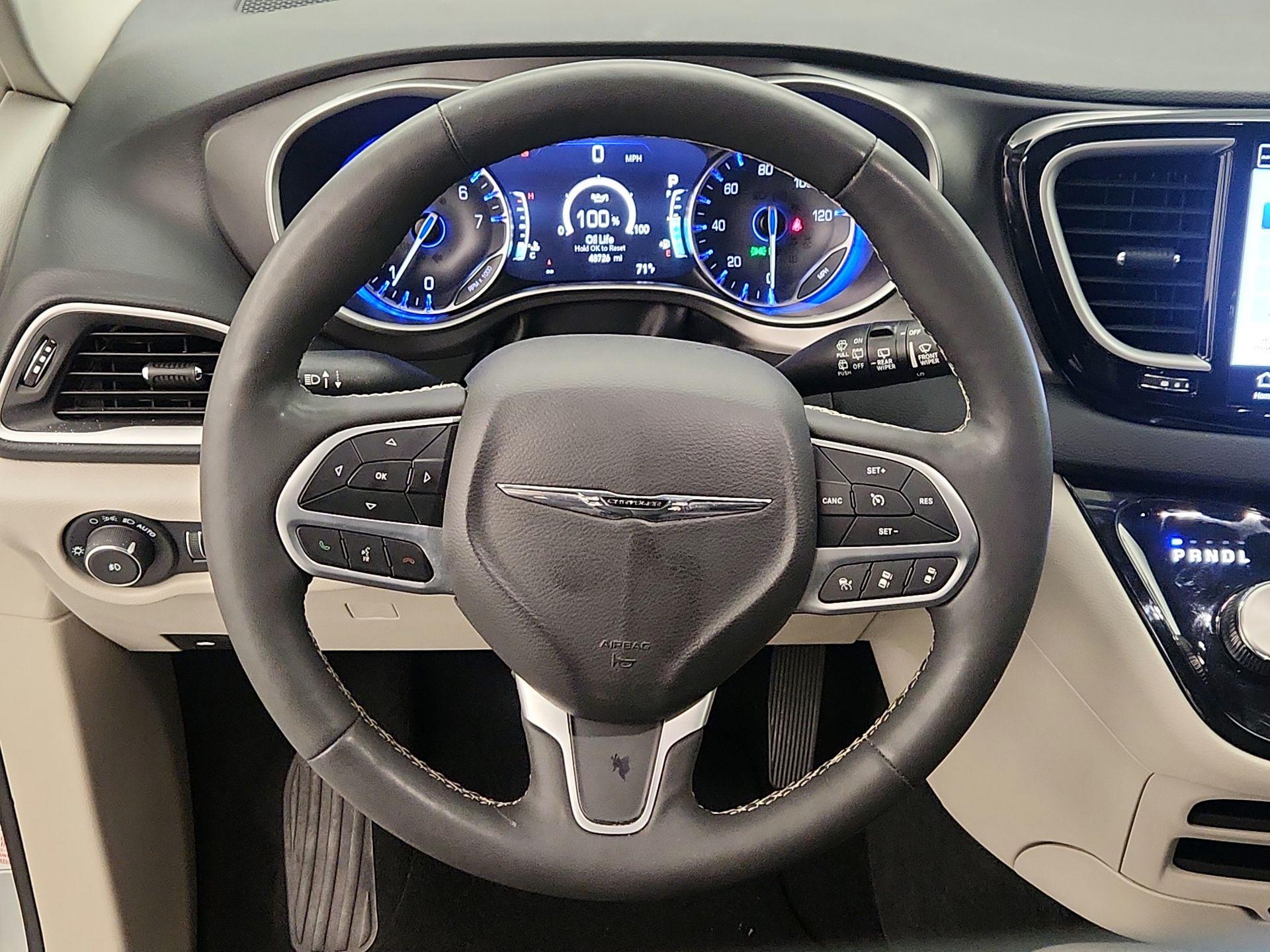 Thumbnail: 2024 Chrysler Pacifica - 10