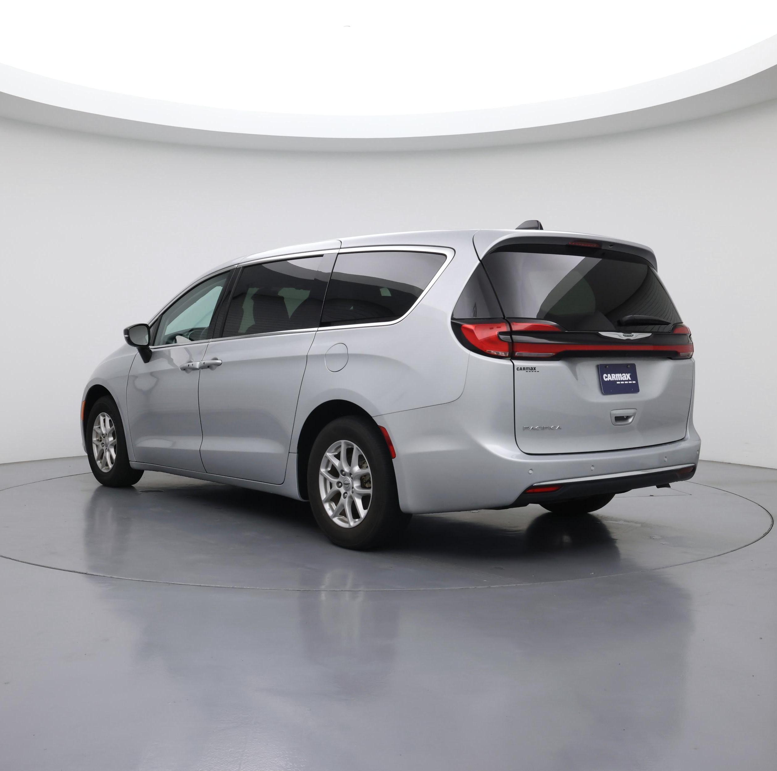 Thumbnail: 2024 Chrysler Pacifica - 2