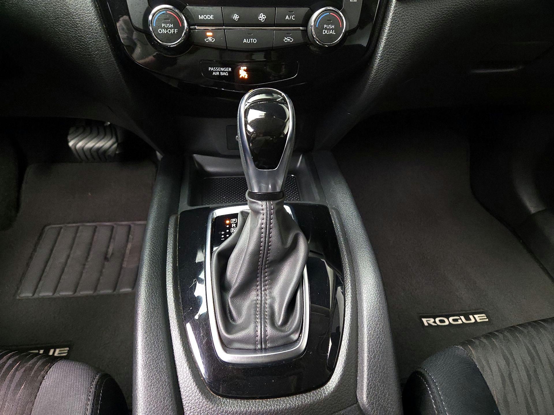 Thumbnail: 2019 Nissan Rogue - 18