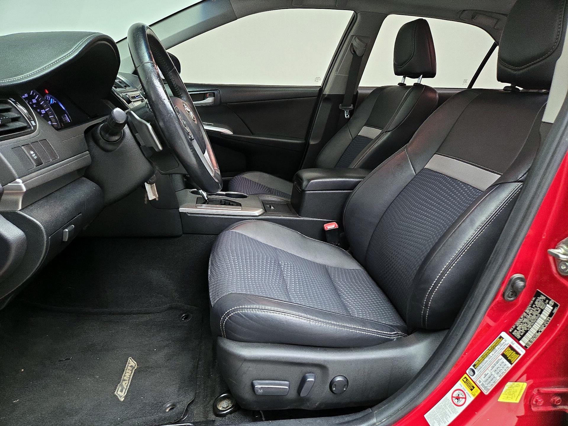 Thumbnail: 2014 Toyota Camry - 11