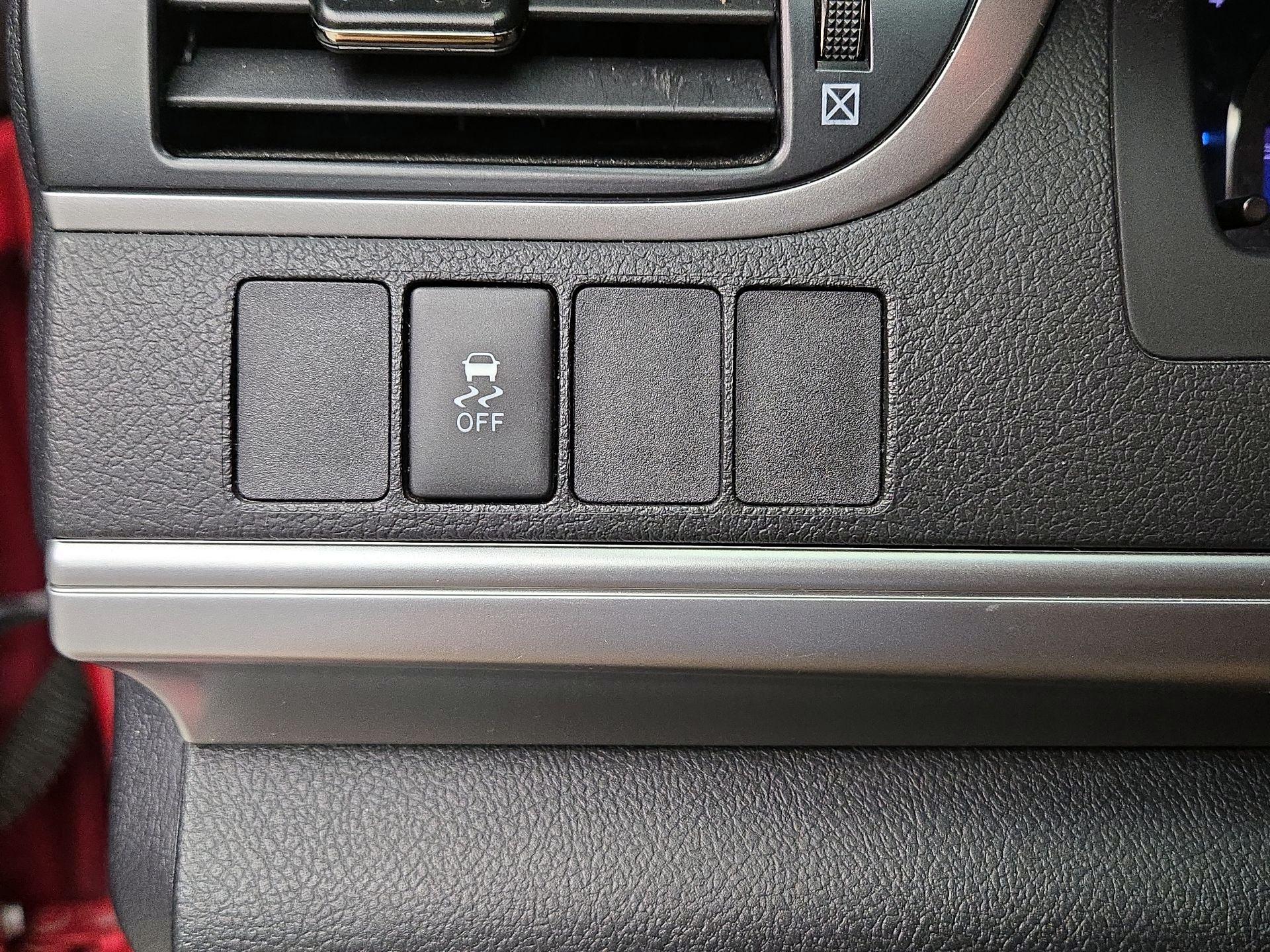 Thumbnail: 2014 Toyota Camry - 13