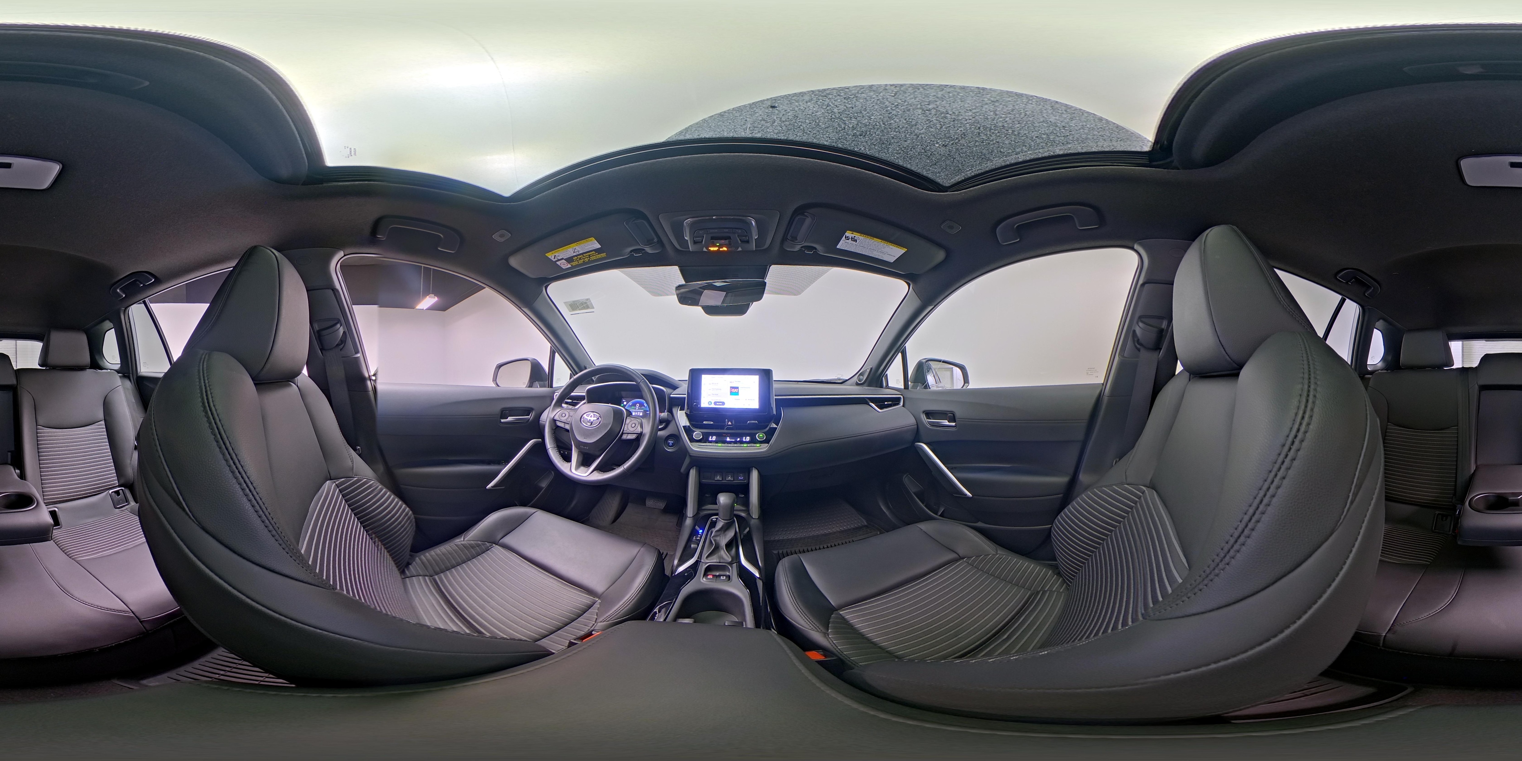 2025 Toyota Corolla Cross XSE - Photo 25