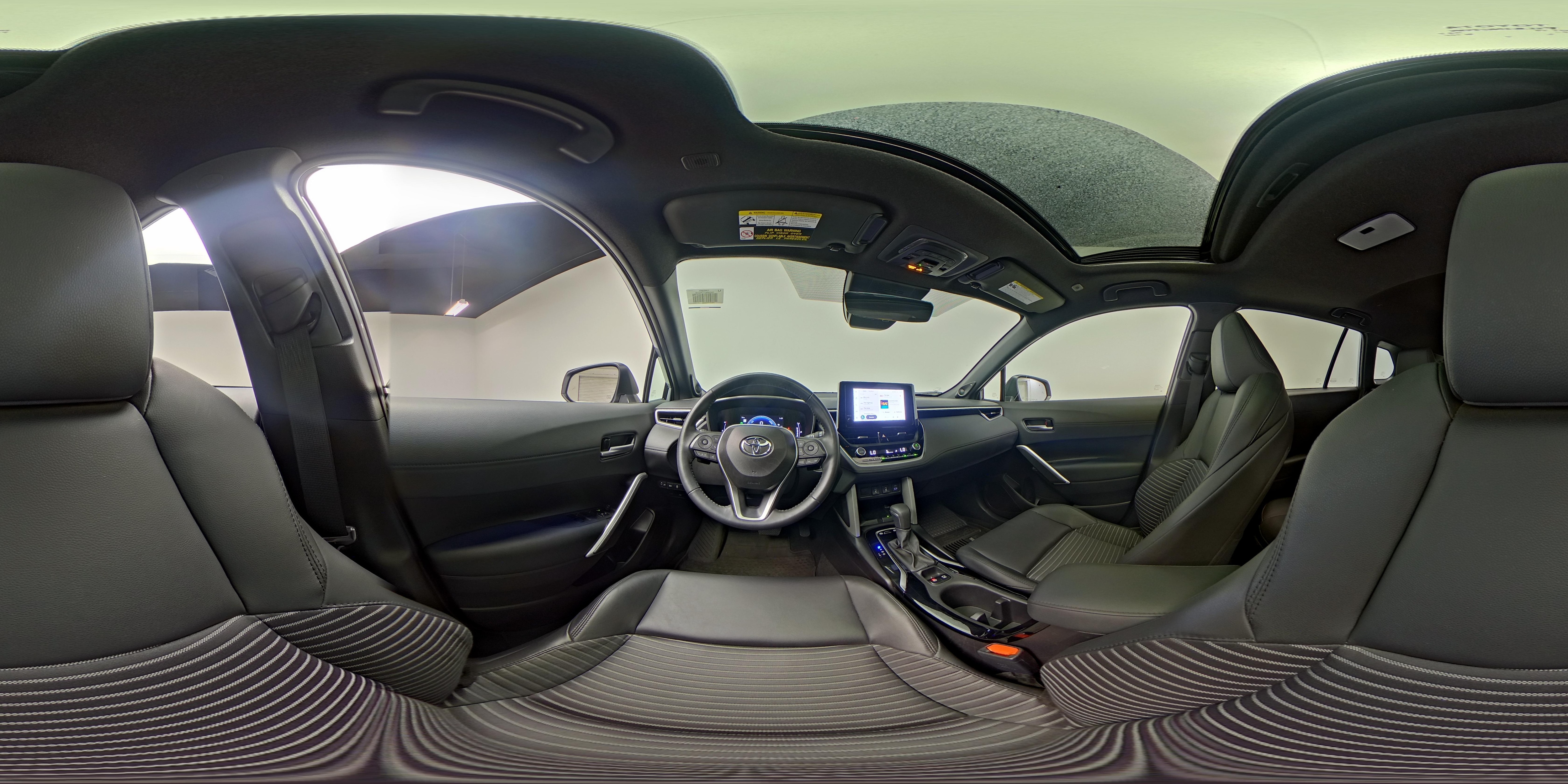 2025 Toyota Corolla Cross XSE - Photo 27