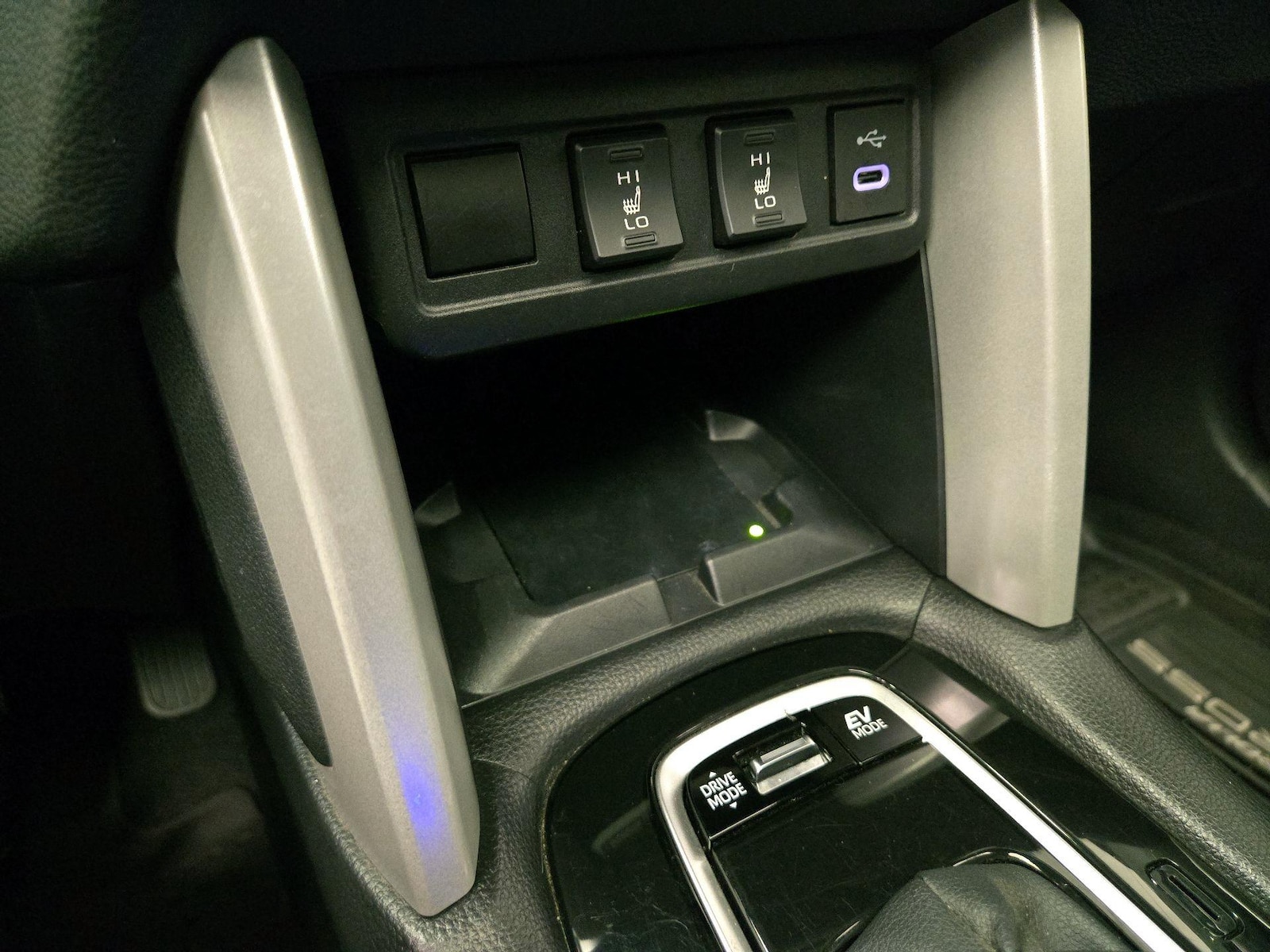 2025 Toyota Corolla Cross XSE - Photo 19