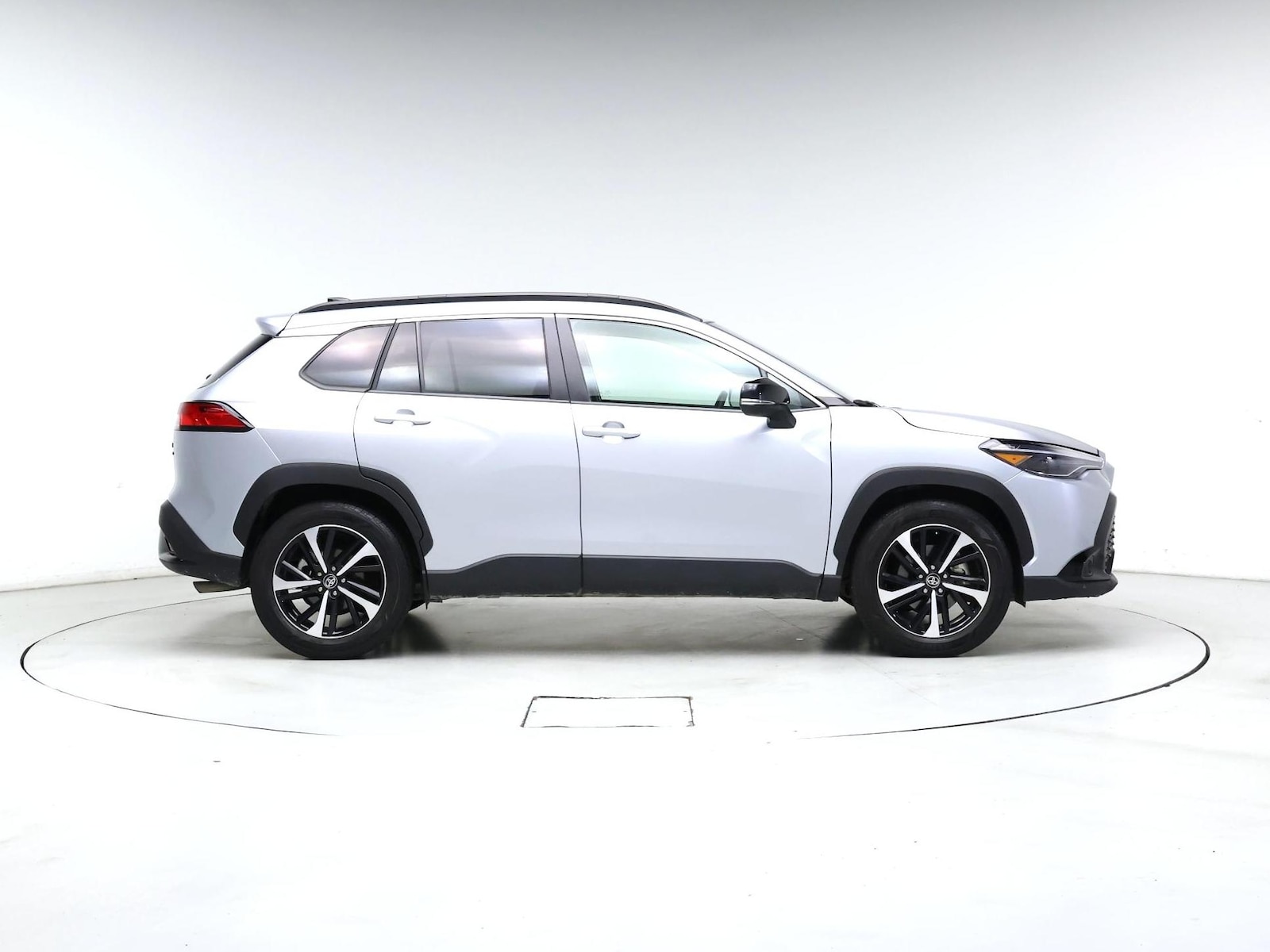 2025 Toyota Corolla Cross XSE - Photo 8