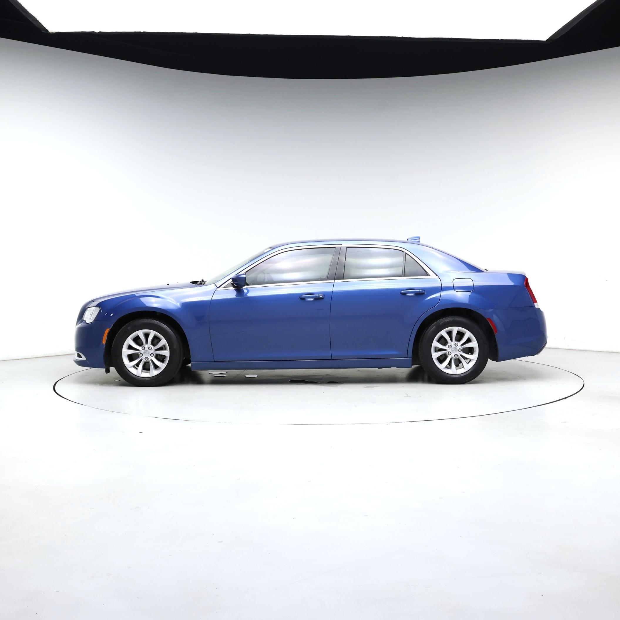 Thumbnail: 2022 Chrysler 300 - 3