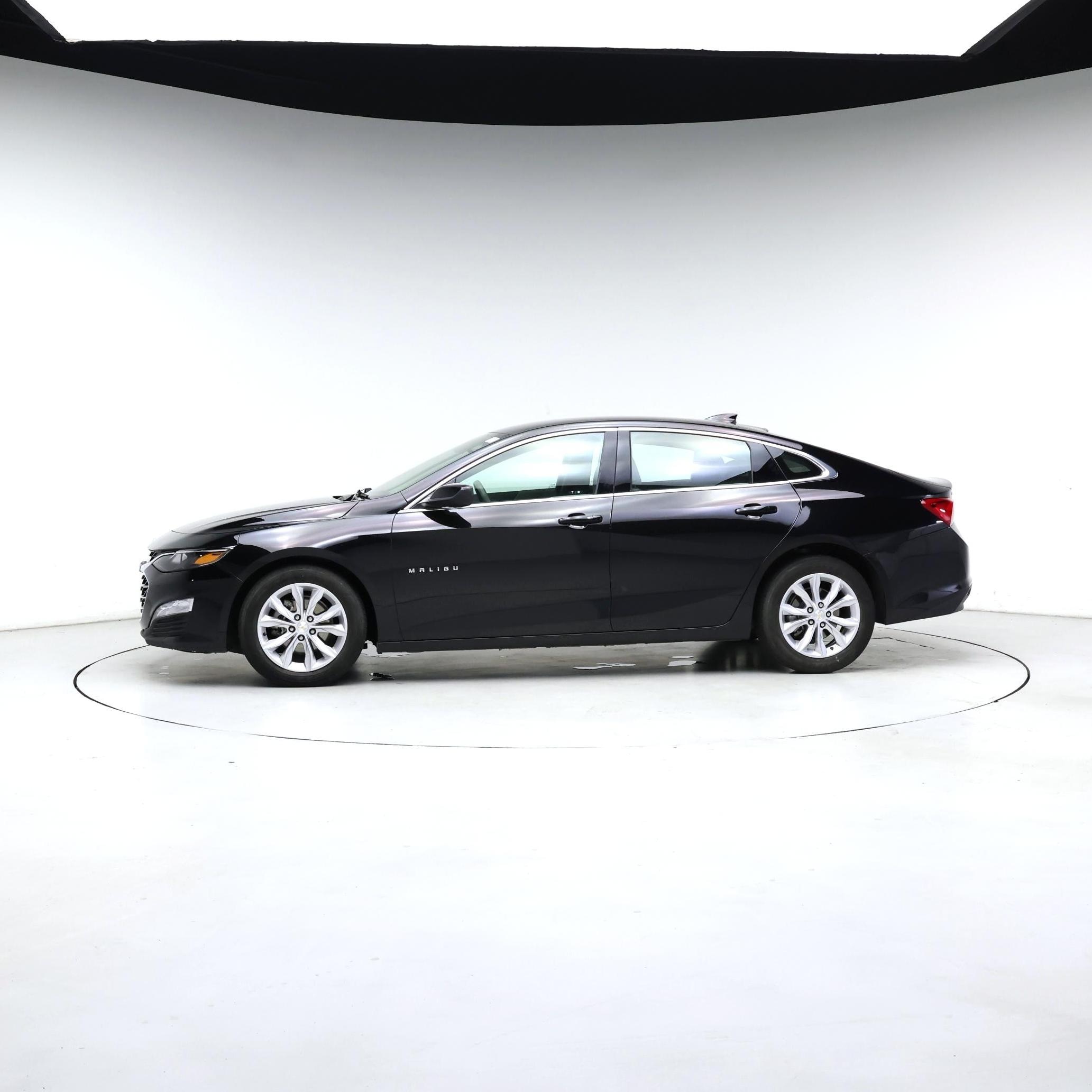 Thumbnail: 2024 Chevrolet Malibu - 3
