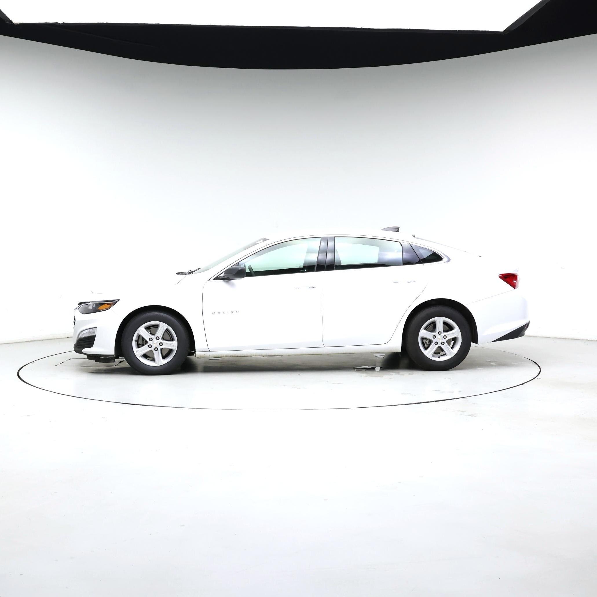 Thumbnail: 2024 Chevrolet Malibu - 3