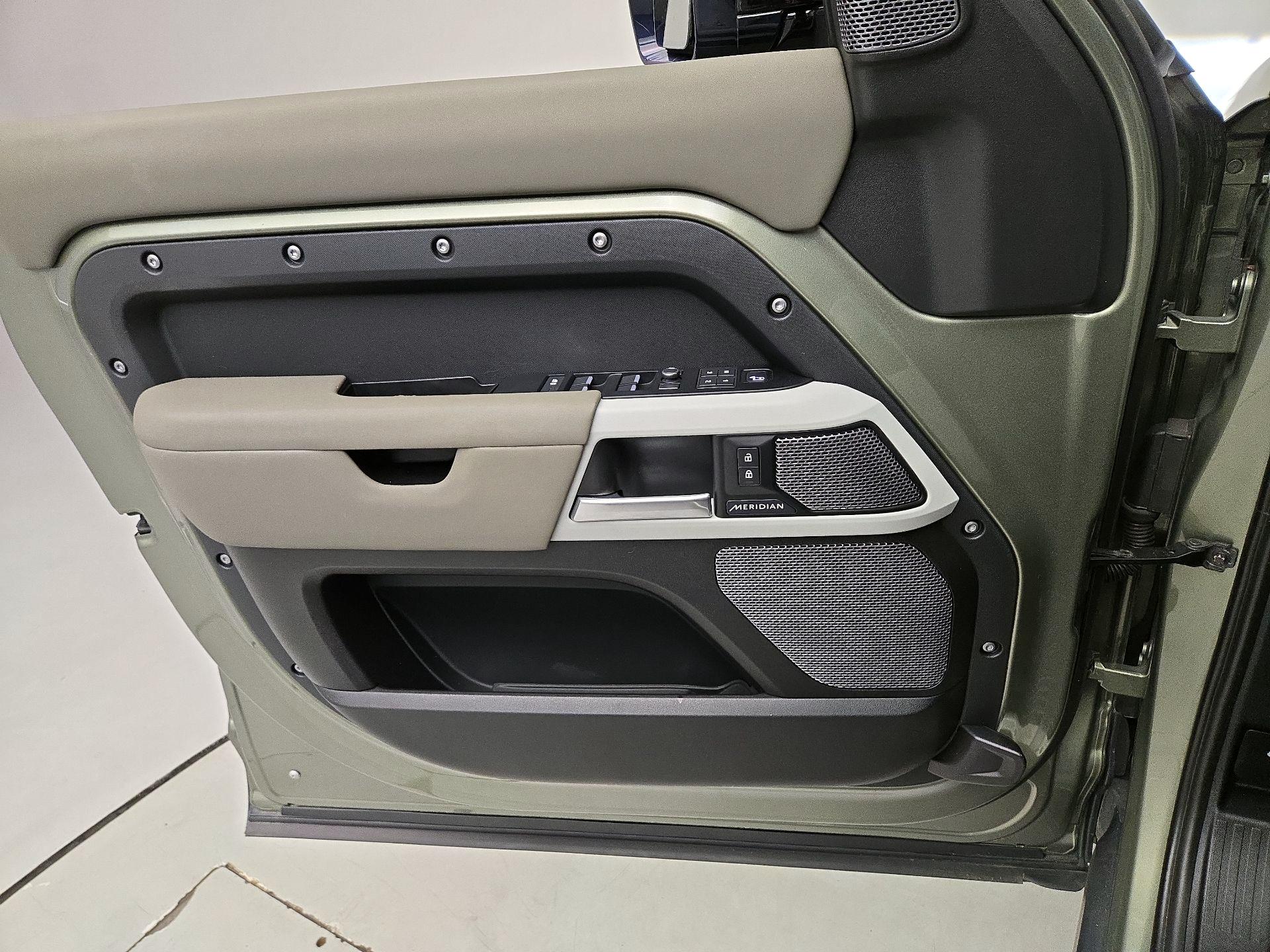Thumbnail: 2020 Land Rover Defender - 12